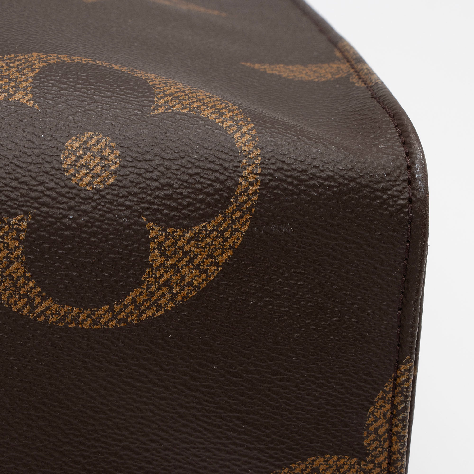 Louis Vuitton Giant Monogram Canvas Onthego GM Tote (SHF-BTGNiS)