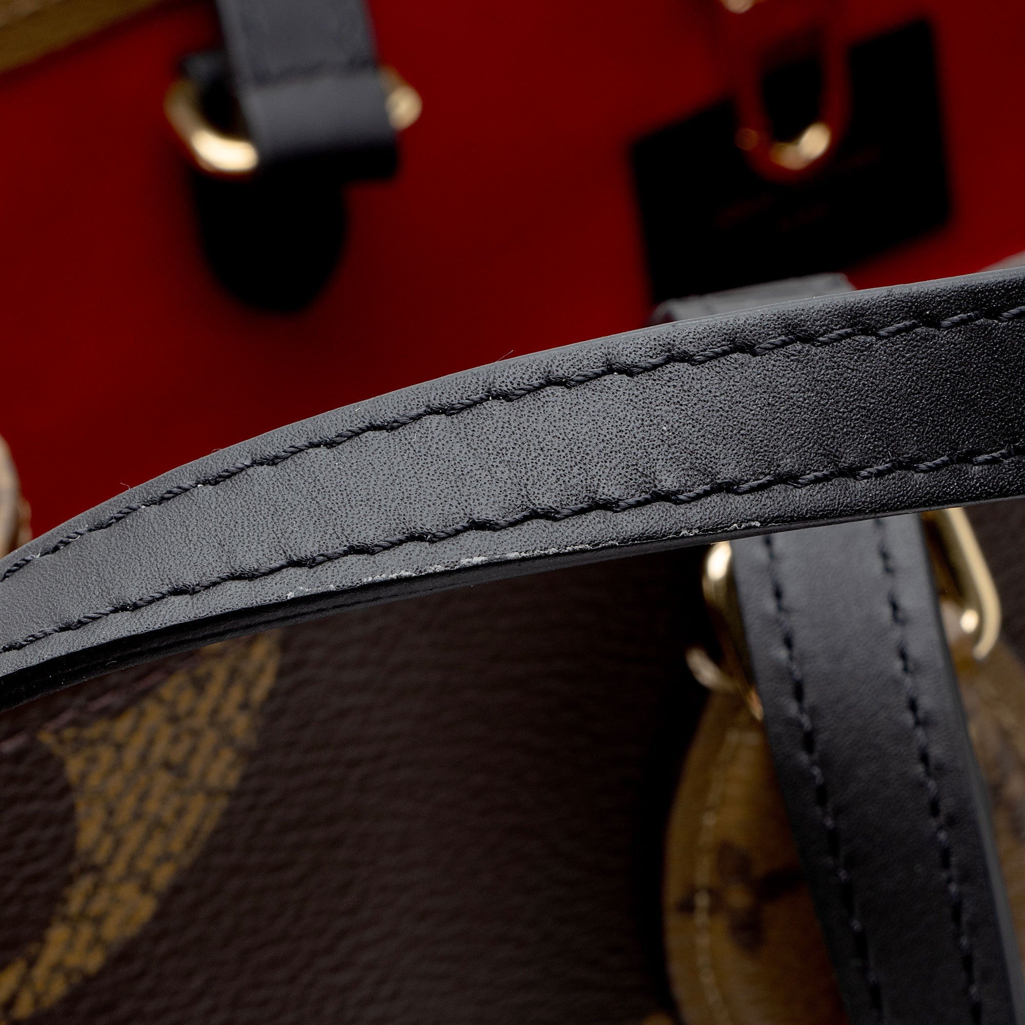 Louis Vuitton Giant Monogram Canvas Onthego MM Tote (SHF-qOGGJv)