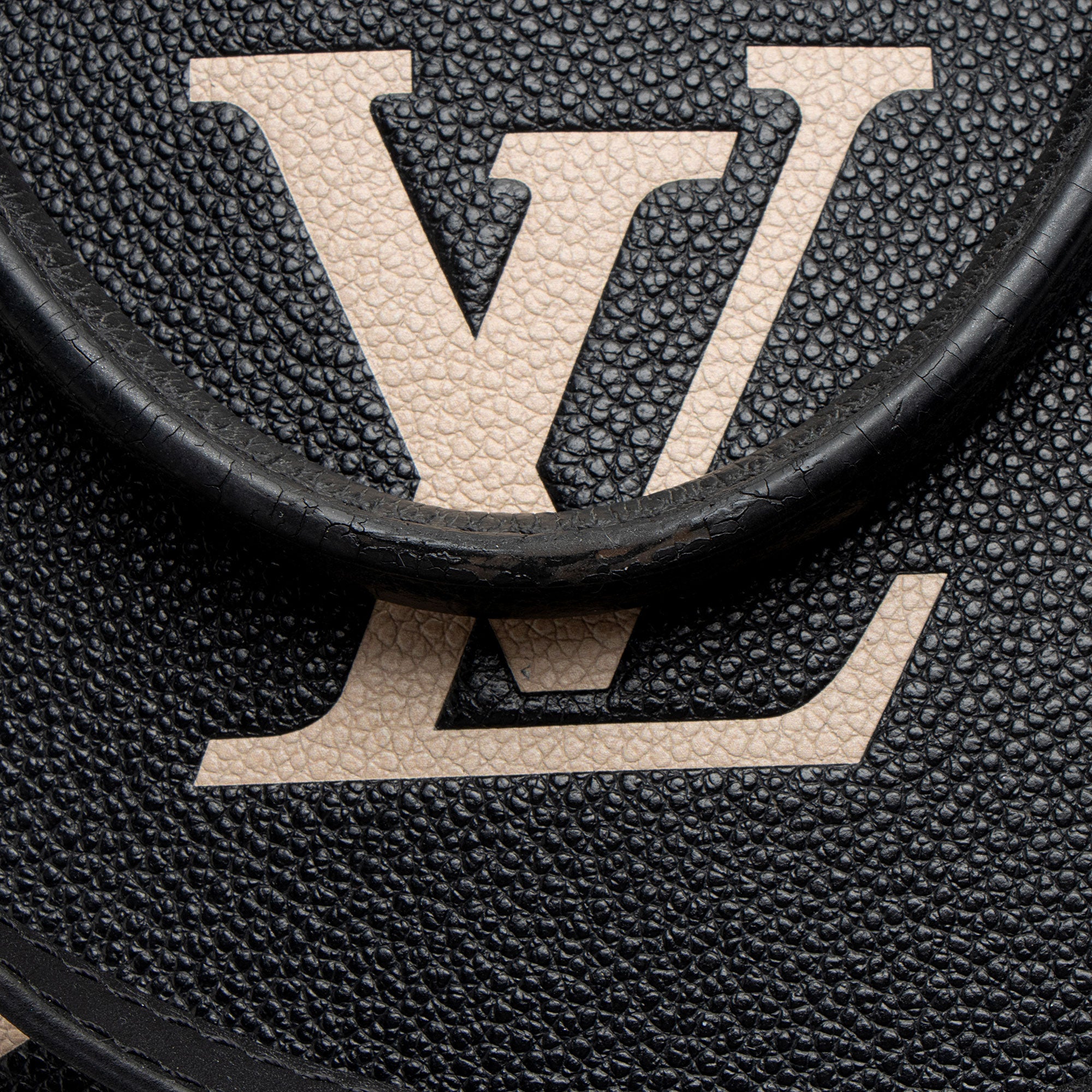 Louis Vuitton Giant Monogram Empreinte Bicolor Onthego MM Tote
