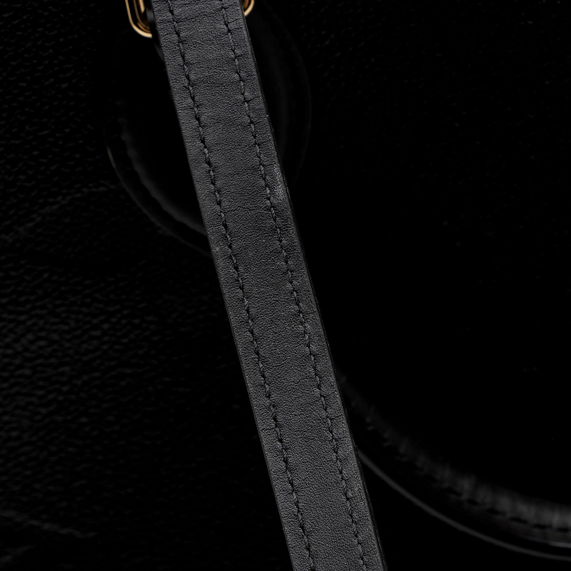 Louis Vuitton Giant Monogram Empreinte Onthego MM Tote (SHF-NgC3Ny)