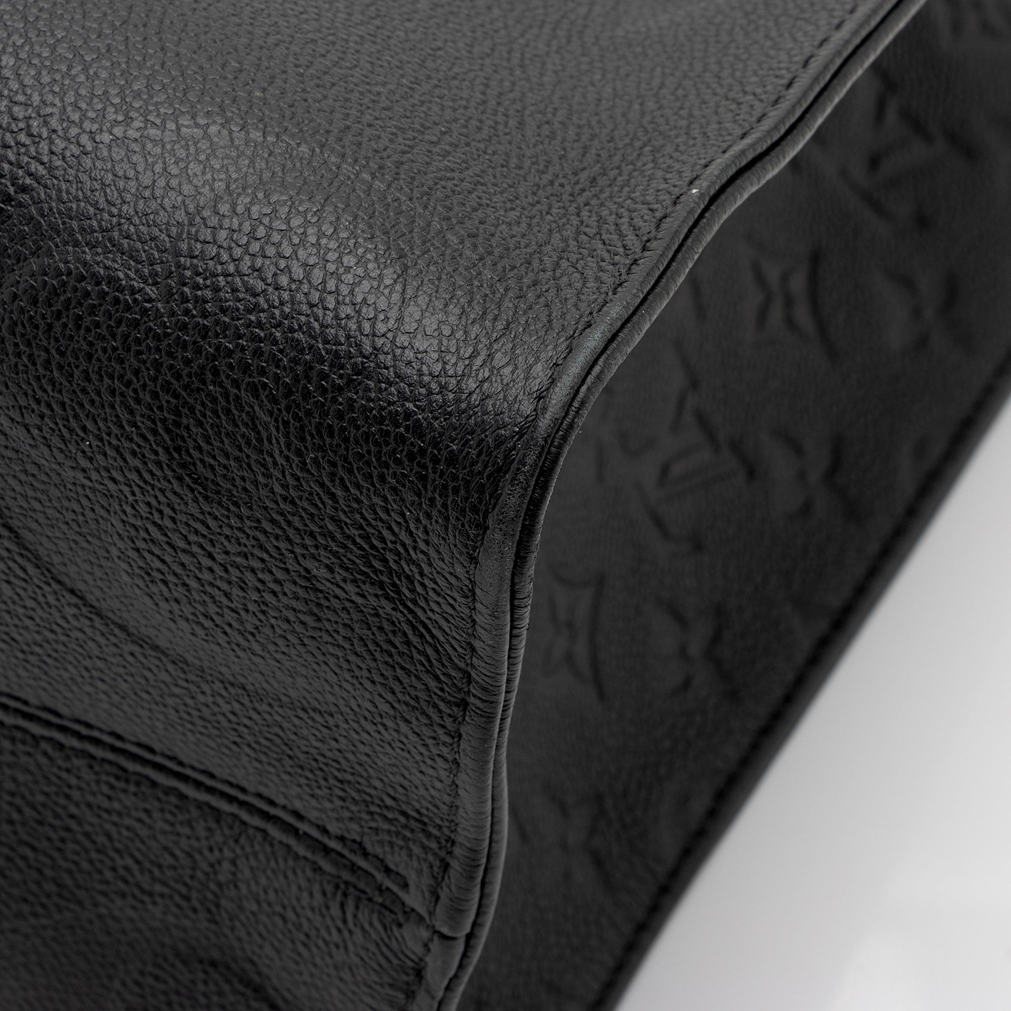 Louis Vuitton Giant Monogram Empreinte Onthego MM Tote (SHF-NgC3Ny)