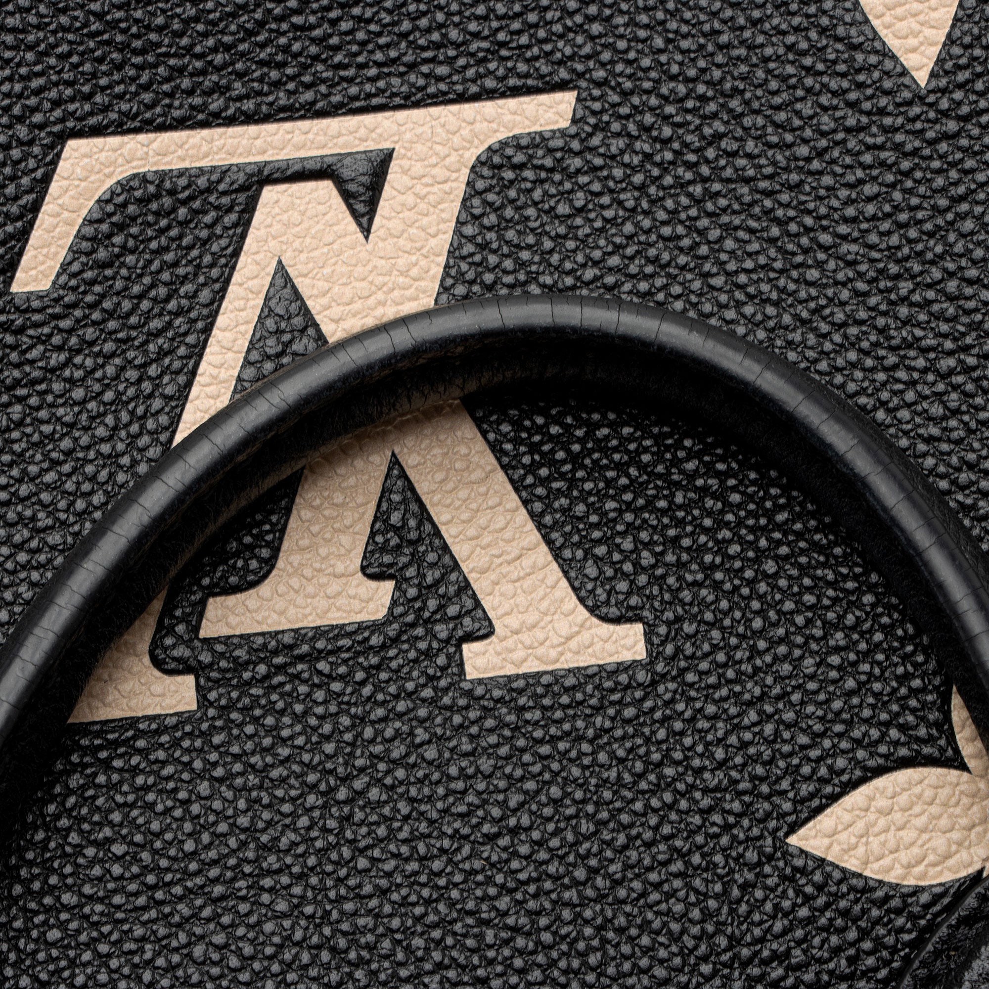 Louis Vuitton Giant Monogram Empreinte Bicolor Bicolor Onthego MM Tote (SHF-kjKSB8)