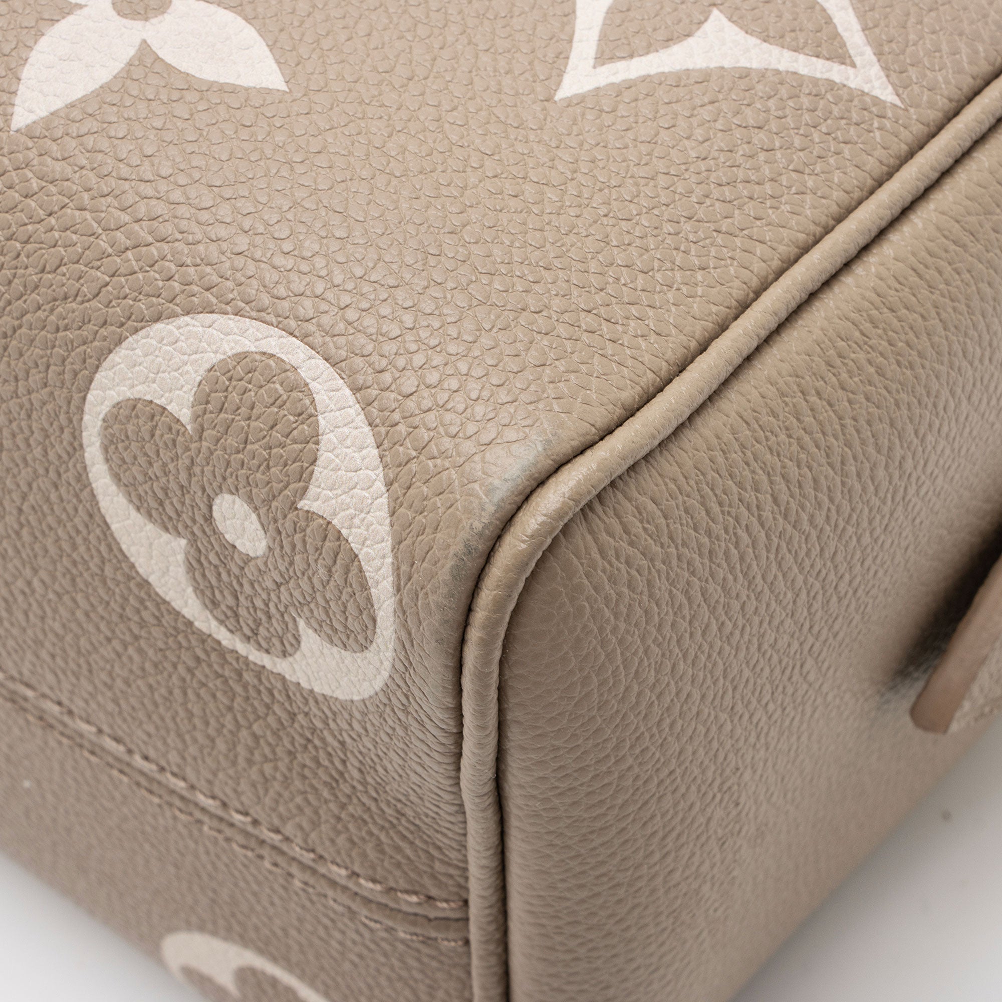 Louis Vuitton Giant Monogram Empreinte Bicolor Speedy Bandouliere 20 Satchel (SHF-oBDaSf)