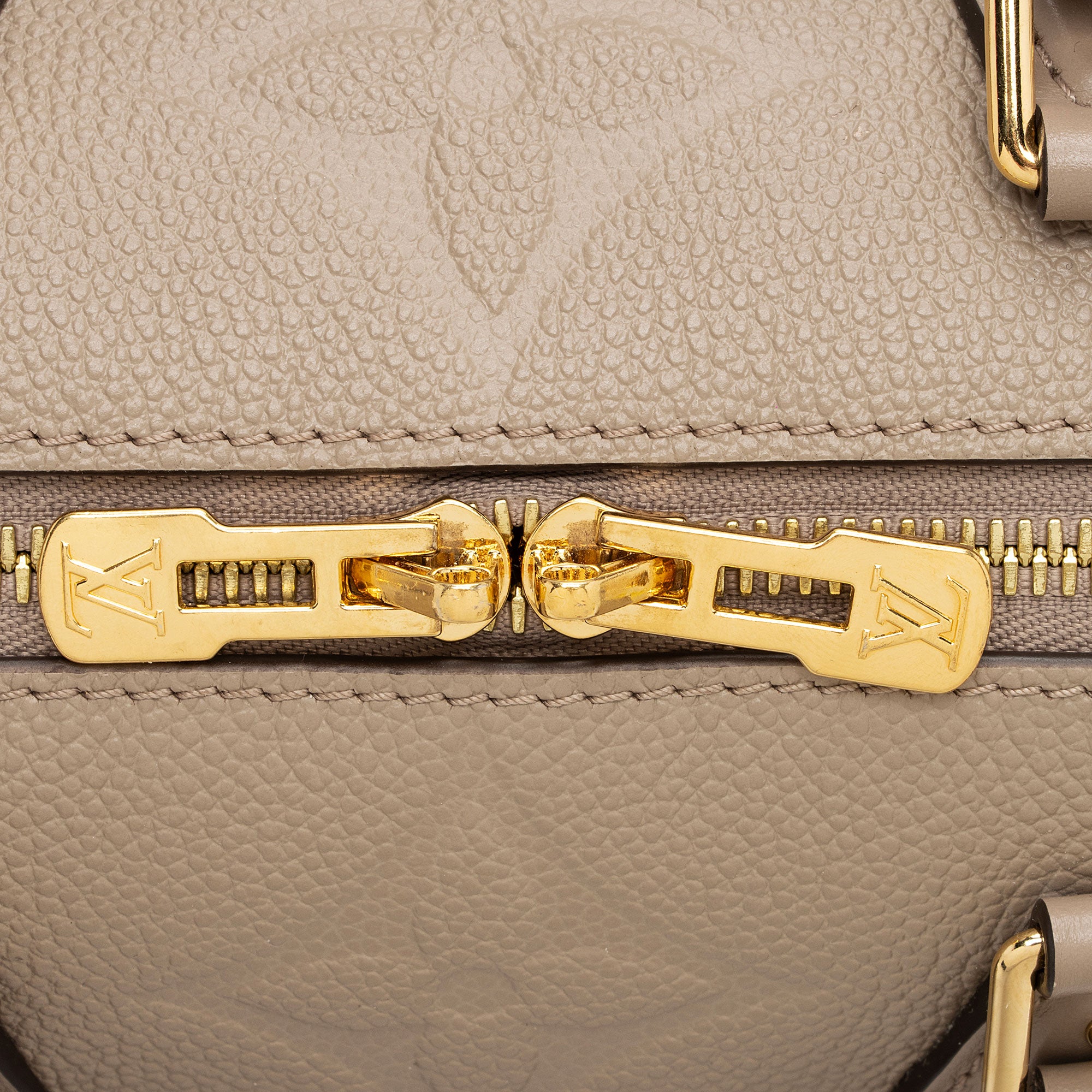 Louis Vuitton Giant Monogram Empreinte Speedy Bandouliere 25 Satchel (SHF-IaNyOF)