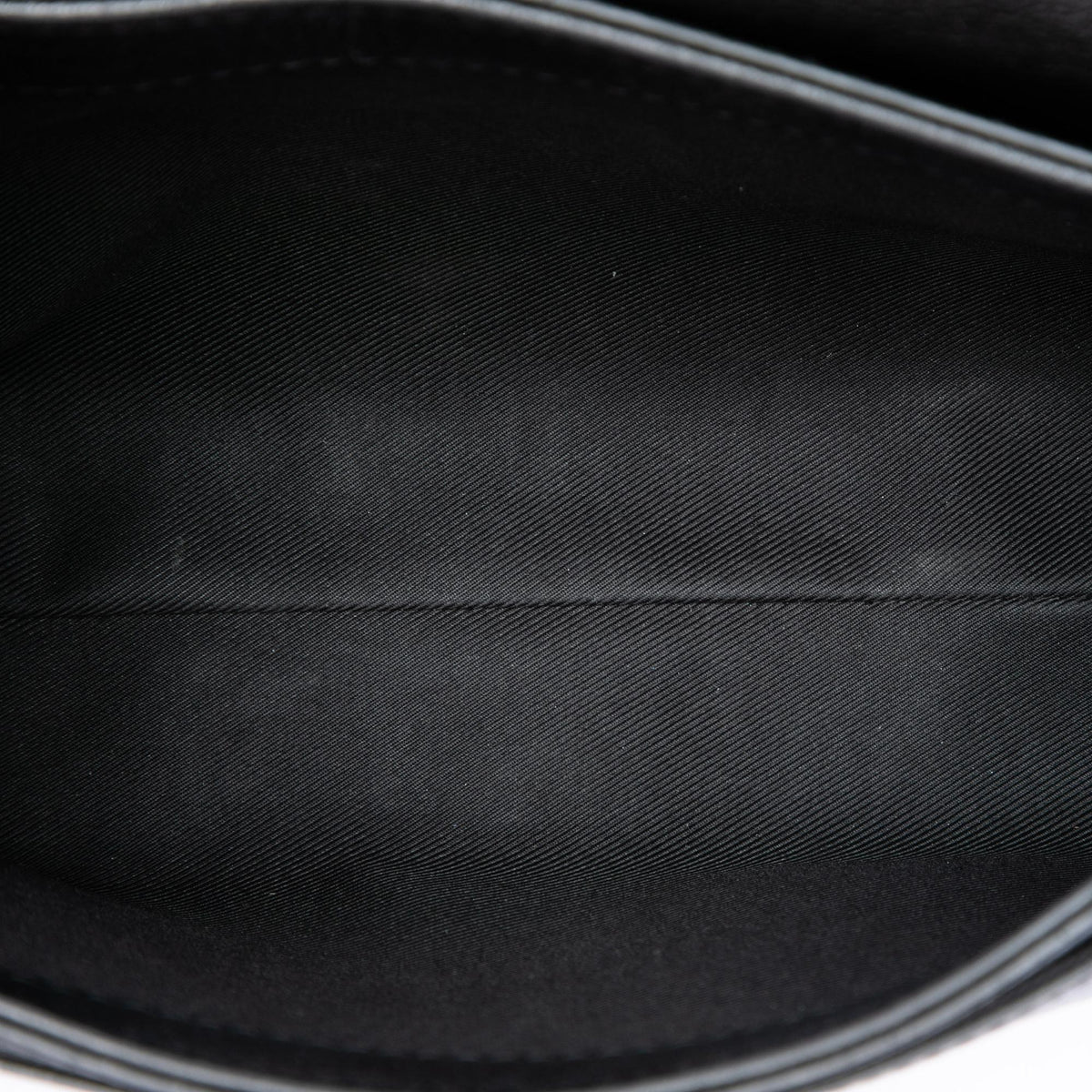 Louis Vuitton Leather Lockme II BB