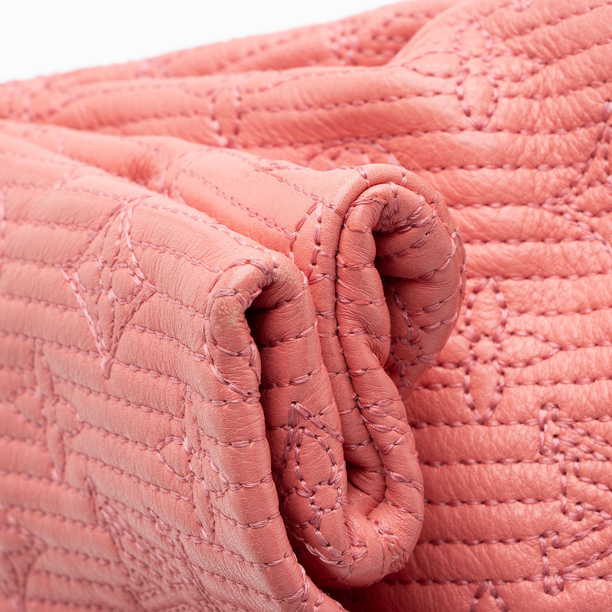 Louis Vuitton Leather Monogram Altair Clutch (SHF-Iyz0F8)