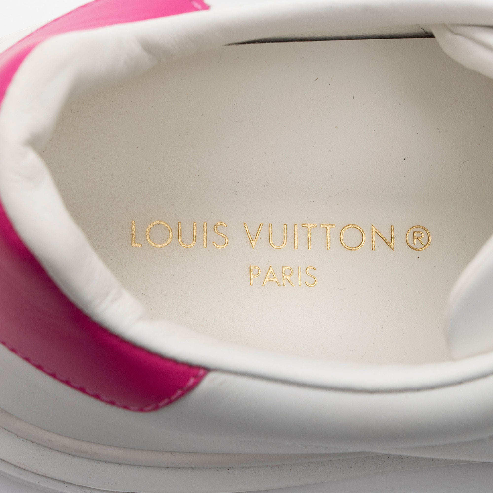Louis Vuitton Leather Monogram Time Out Sneakers - Size 9 / 39 (SHF-Fi72wJ)