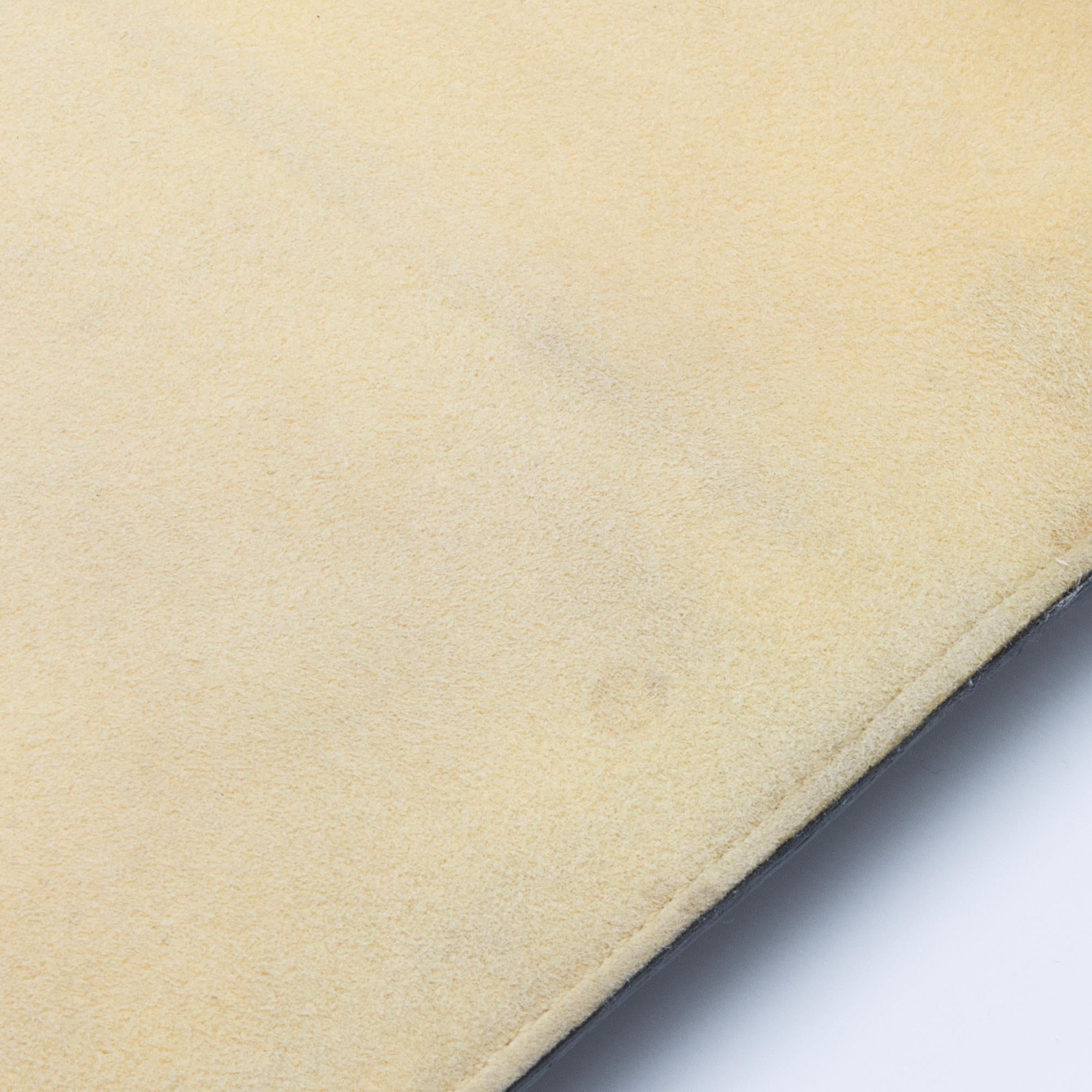 Louis Vuitton Leather Pop Twist MM Shoulder Bag (SHF-23070)