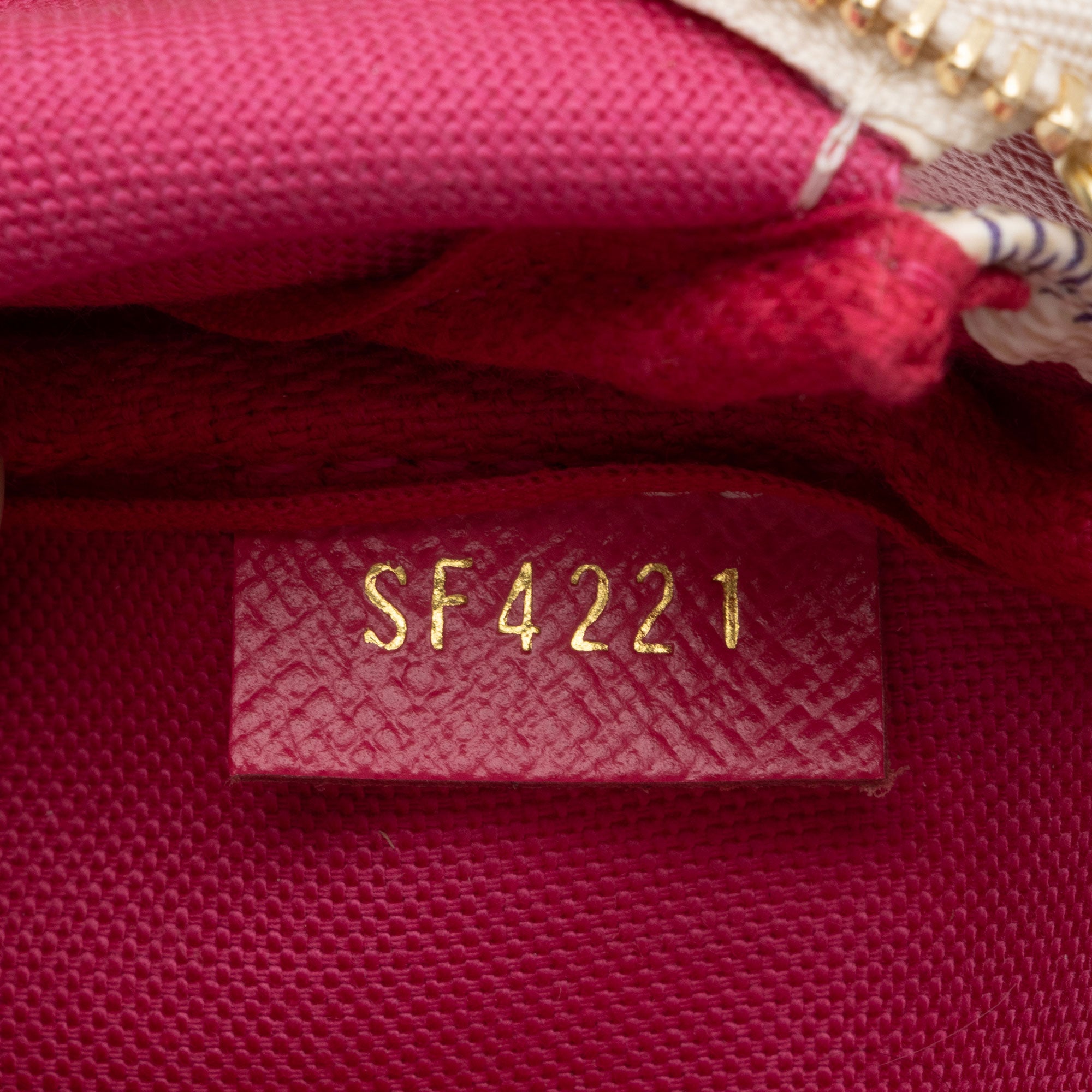 Louis Vuitton Limited Edition Damier Azur Animation Hollywood Mini Pochette Accessoires (SHF-LKyydc)