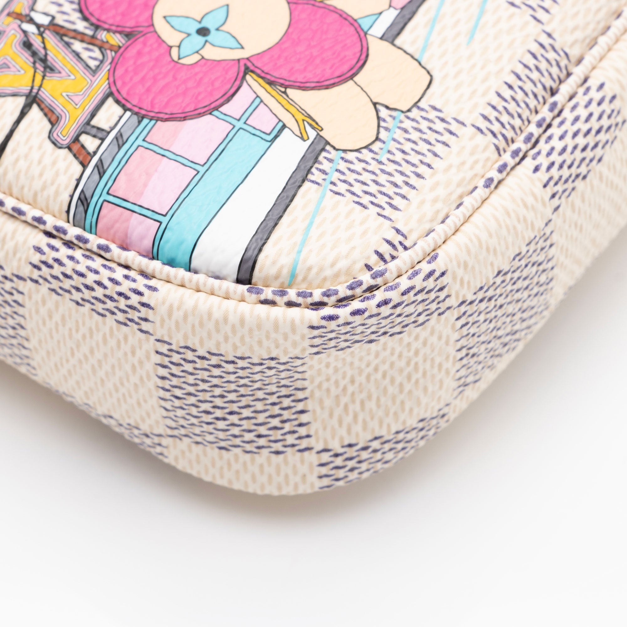 Louis Vuitton Limited Edition Damier Azur Animation Hollywood Mini Pochette Accessoires (SHF-LKyydc)