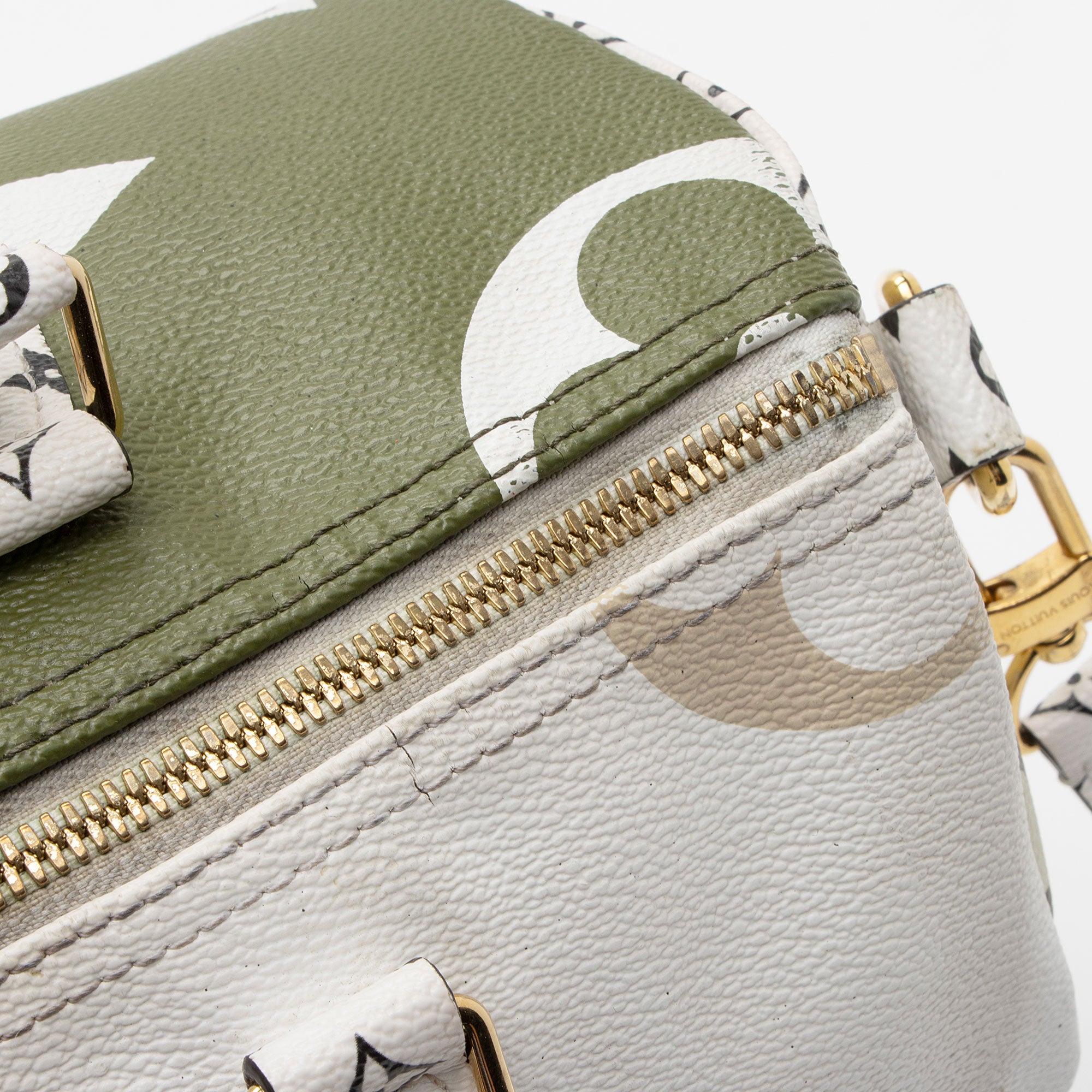 Louis Vuitton Limited Edition Giant Monogram Canvas Speedy Bandouliere 30 Satchel (SHF-fC4pMA)