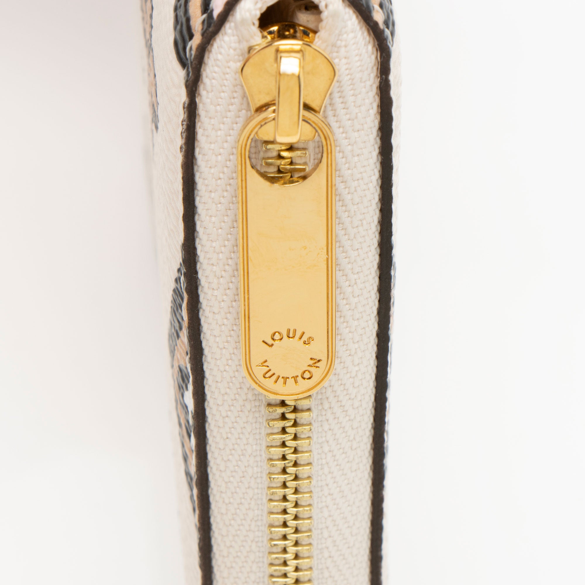 Louis Vuitton Limited Edition Giant Monogram Canvas Wild At Heart Zippy Coin Wallet (SHF-5XyNQz)