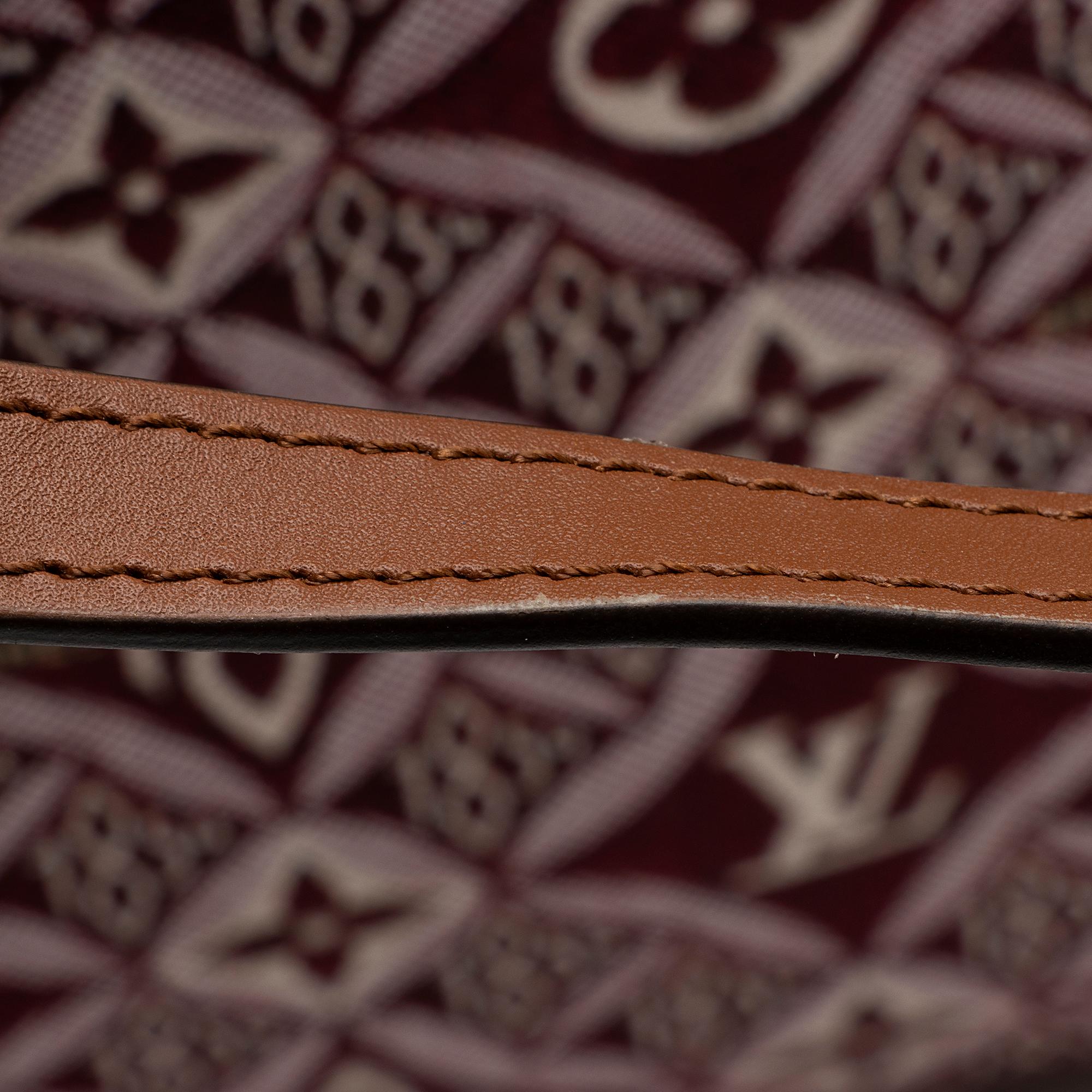 Louis Vuitton Limited Edition Jacquard Since 1854 Onthego GM Tote (SHF-8Ps372)