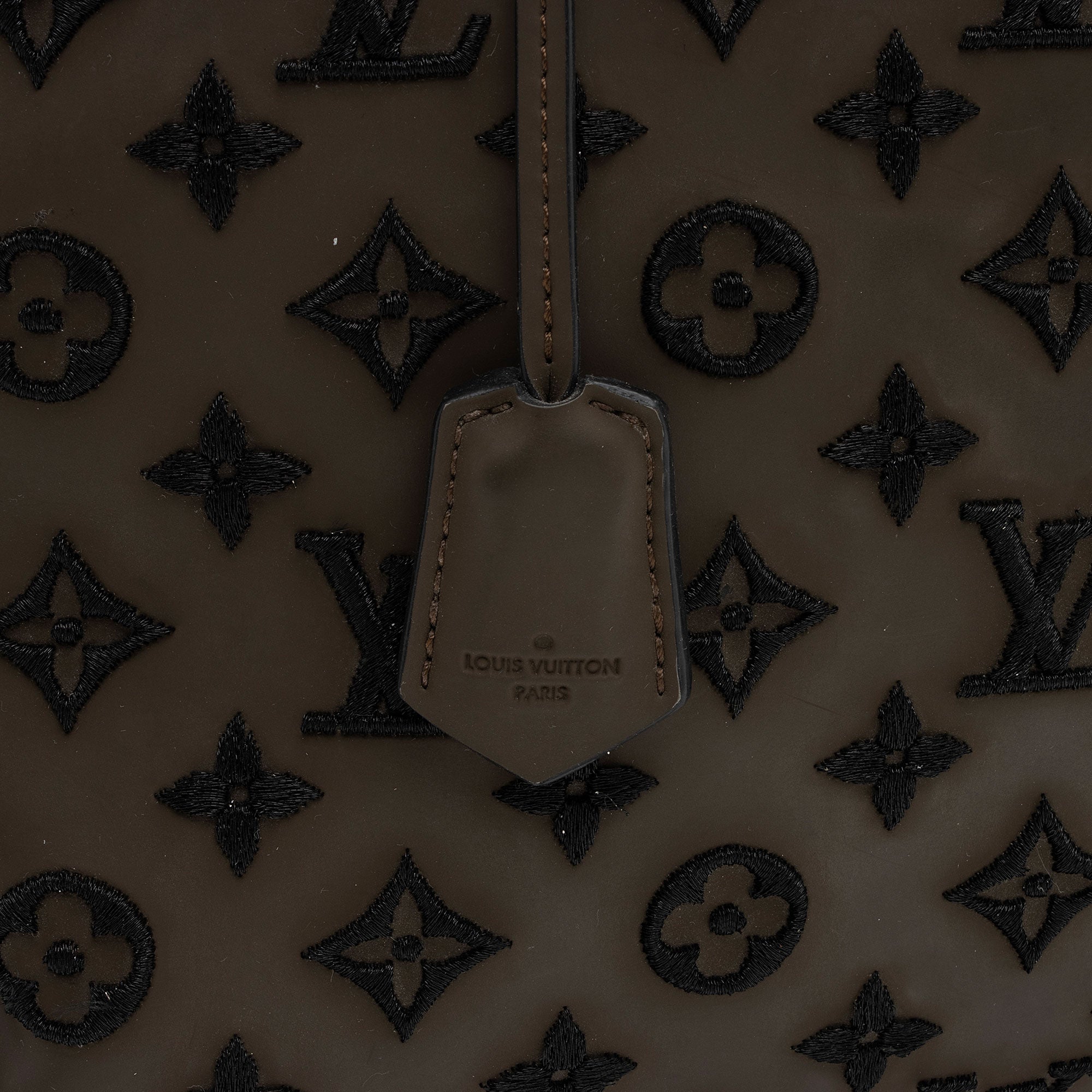 Louis Vuitton Limited Edition Monogram Addiction Lockit MM Bag (SHF-hQVO0M)