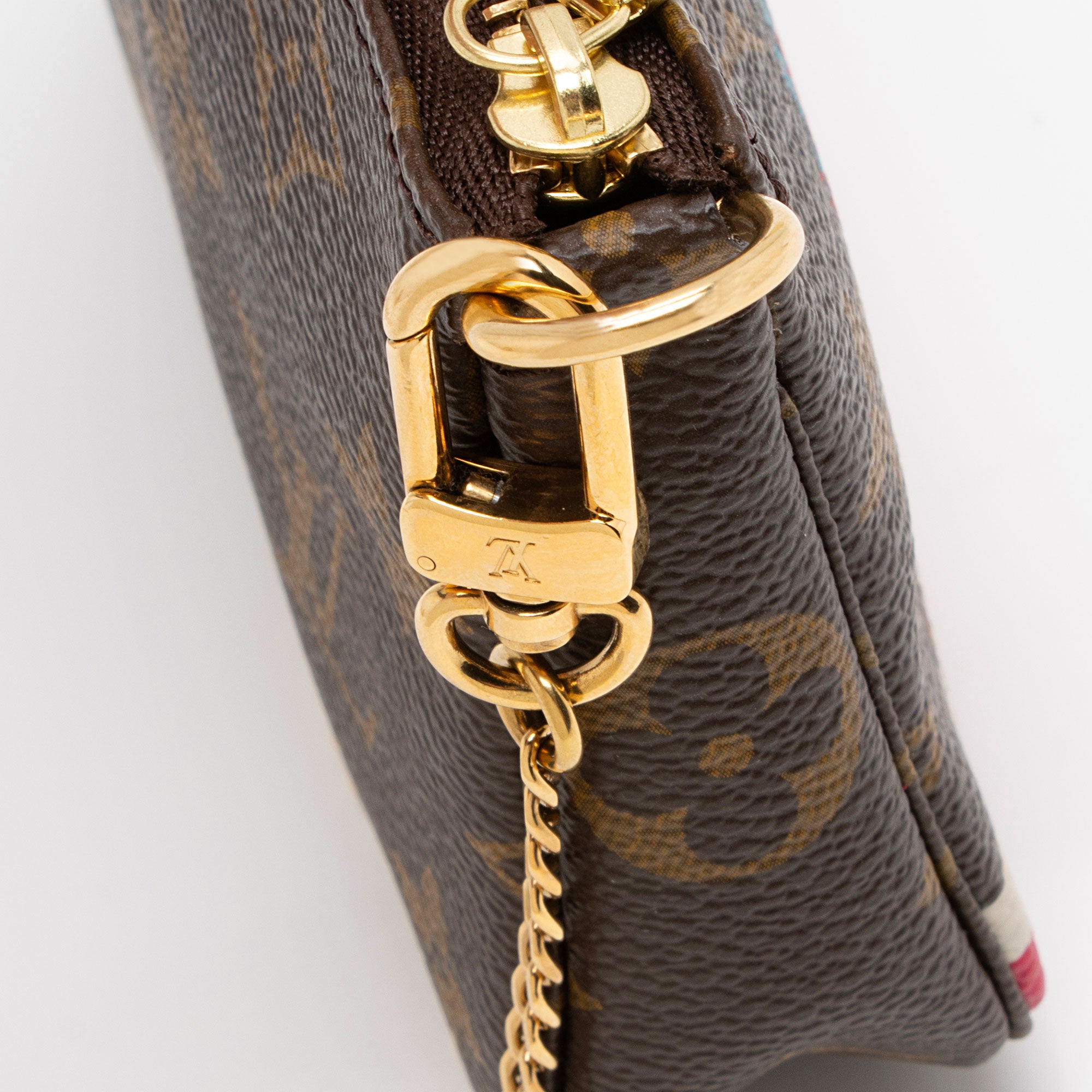 Louis Vuitton Limited Edition Monogram Canvas Animation Giraffe Mini Pochette Accessoires (SHF-MOQix4)