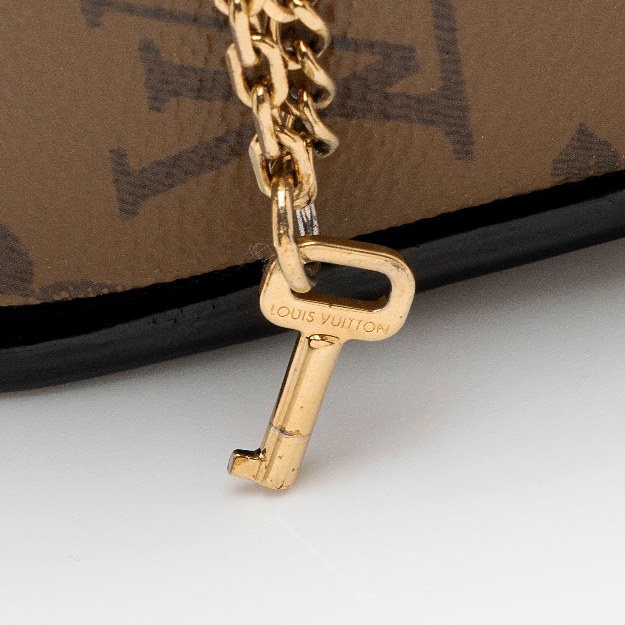 Louis Vuitton Limited Edition Monogram Canvas Brogue Pochette Metis Shoulder Bag (SHF-itDRve)