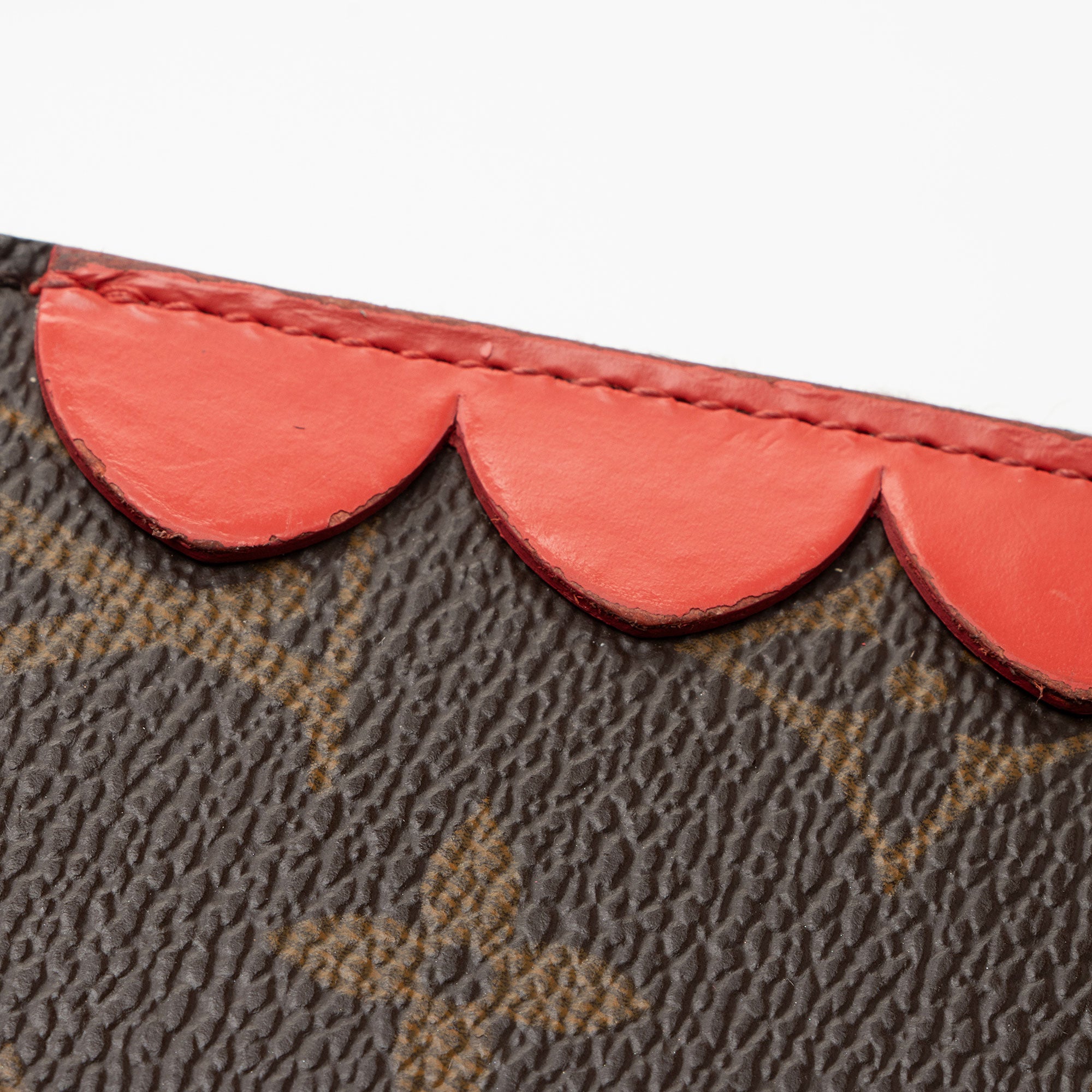 Louis Vuitton Limited Edition Monogram Canvas Totem Zippy Wallet (SHF-uA5Cw6)