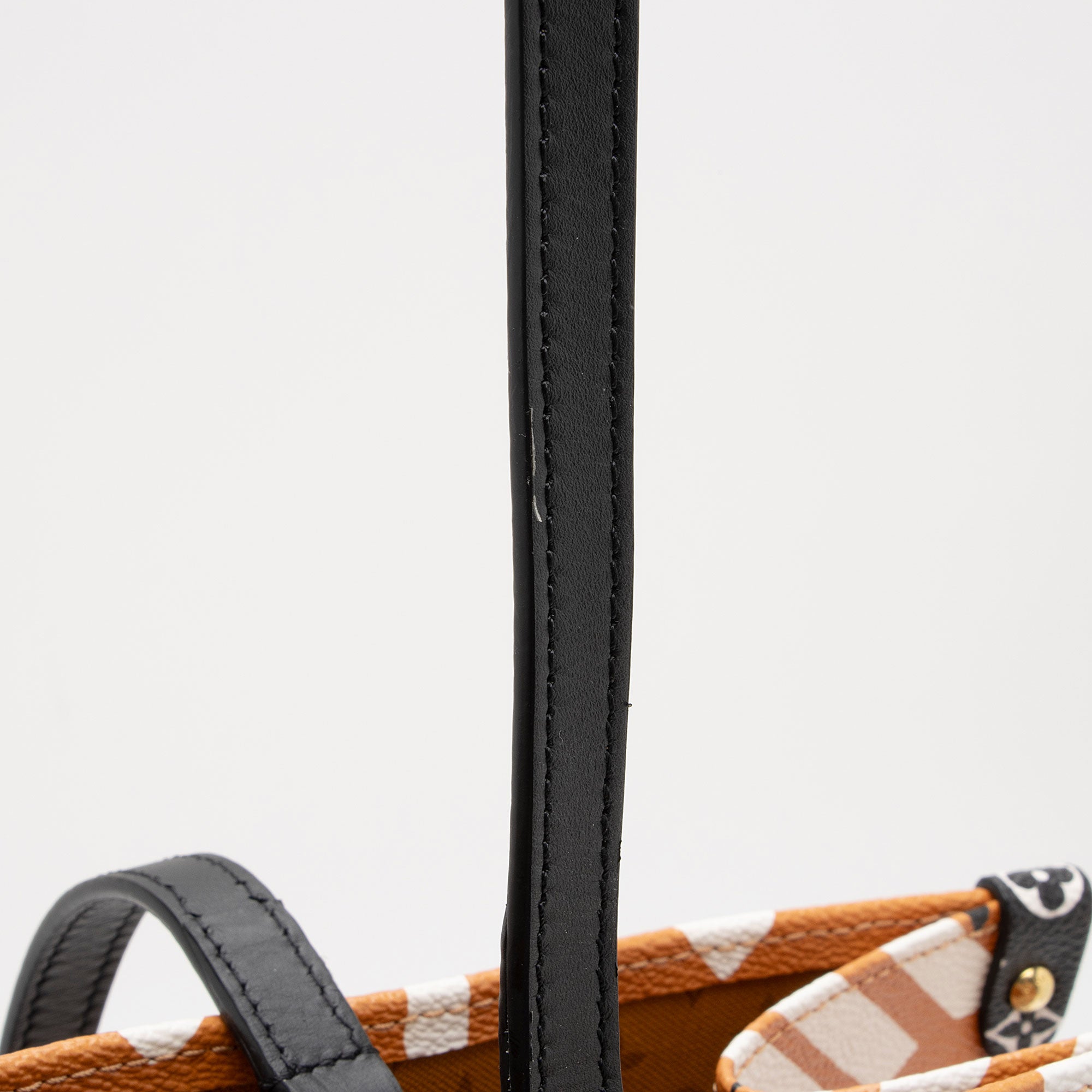 Louis Vuitton Limited Edition Monogram Crafty Onthego GM Tote (SHF-4snihc)