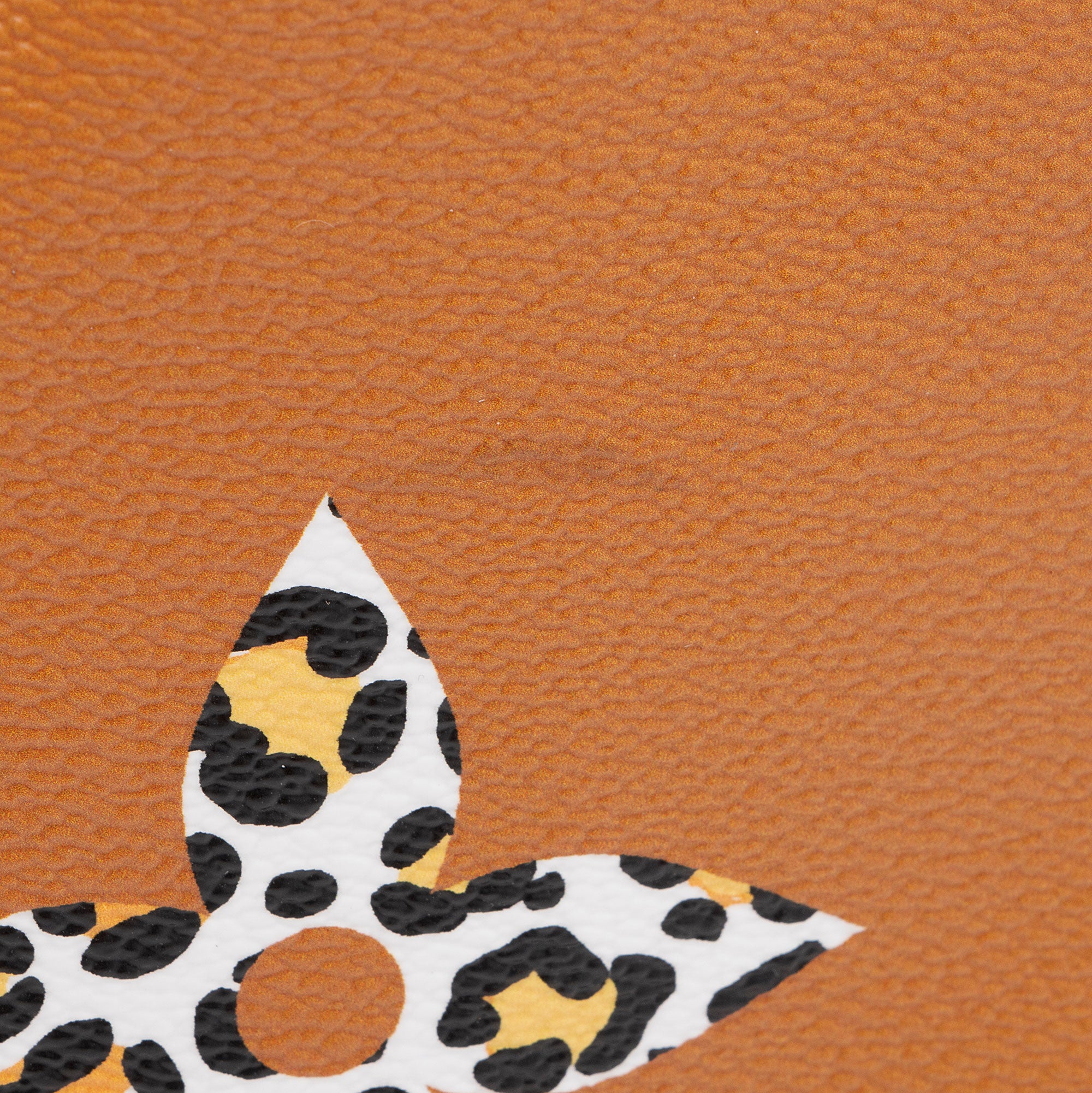 Louis Vuitton Limited Edition Monogram Giant Jungle Neonoe MM Shoulder Bag (SHF-3rqmFR)