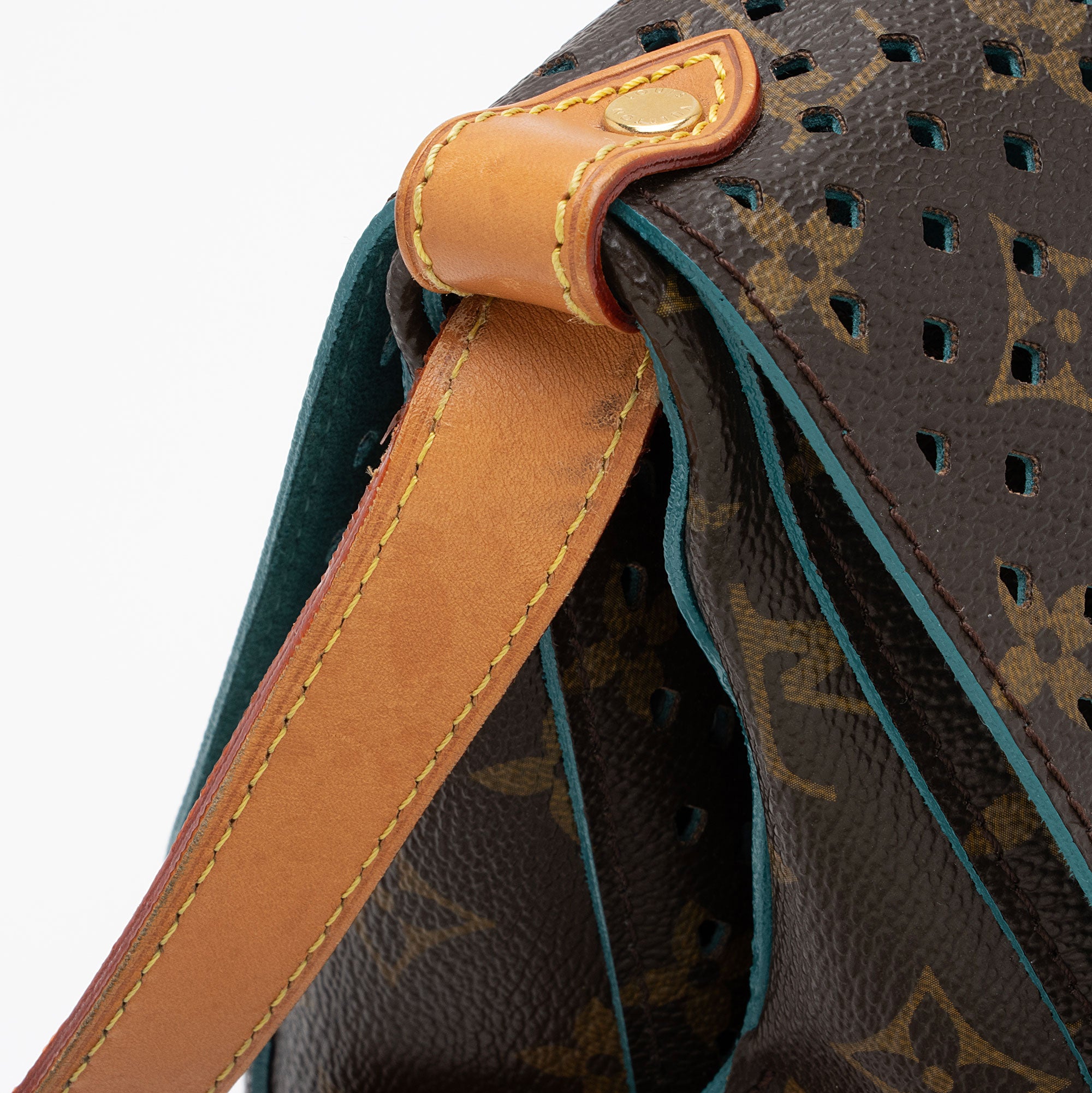 Louis Vuitton Limited Edition Perforated Monogram Canvas Saumur 30 Messenger Bag (SHF-TgFQYZ)
