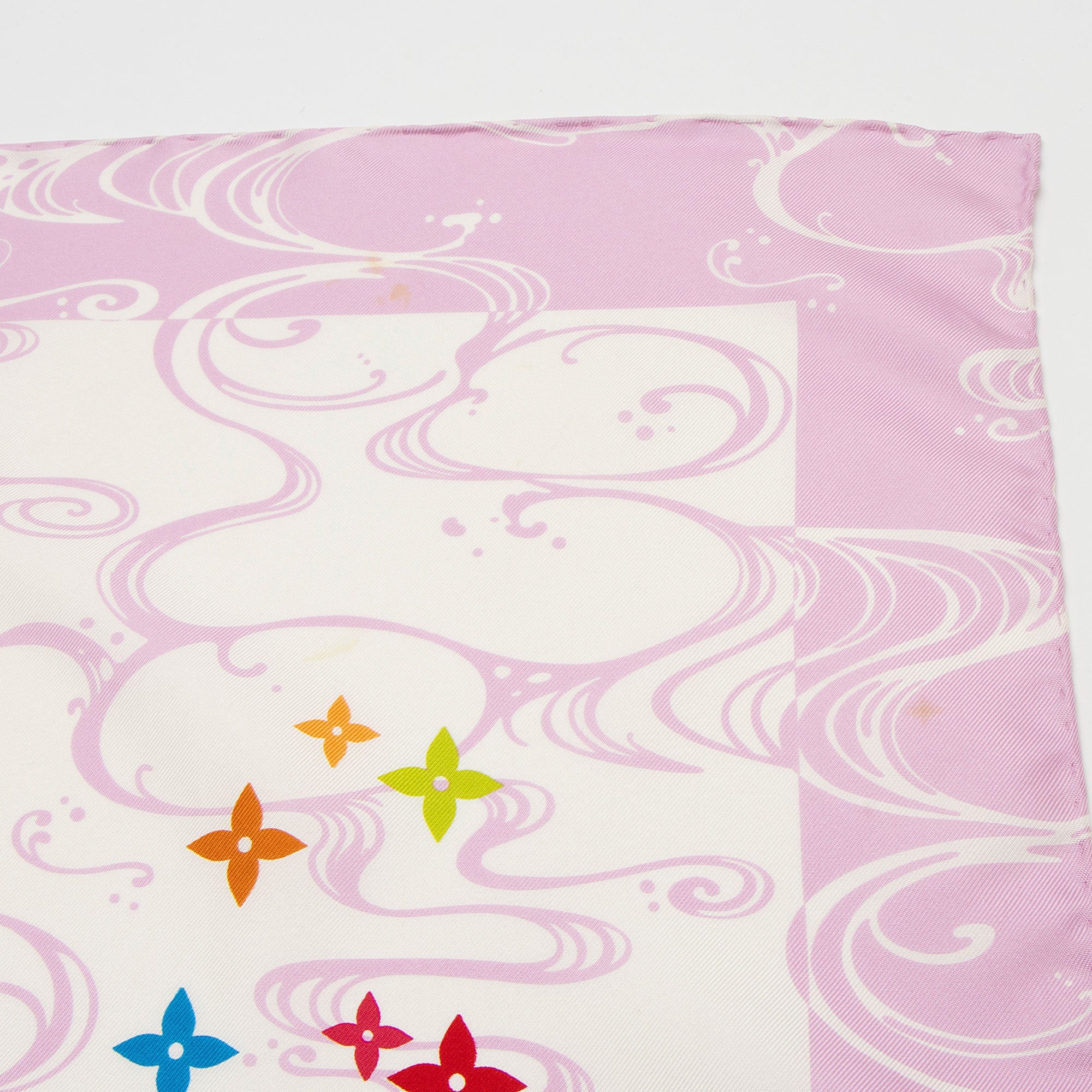 Louis Vuitton Limited Edition Takashi Murakami Panda Wave Silk Scarf (SHF-JdKMHi)