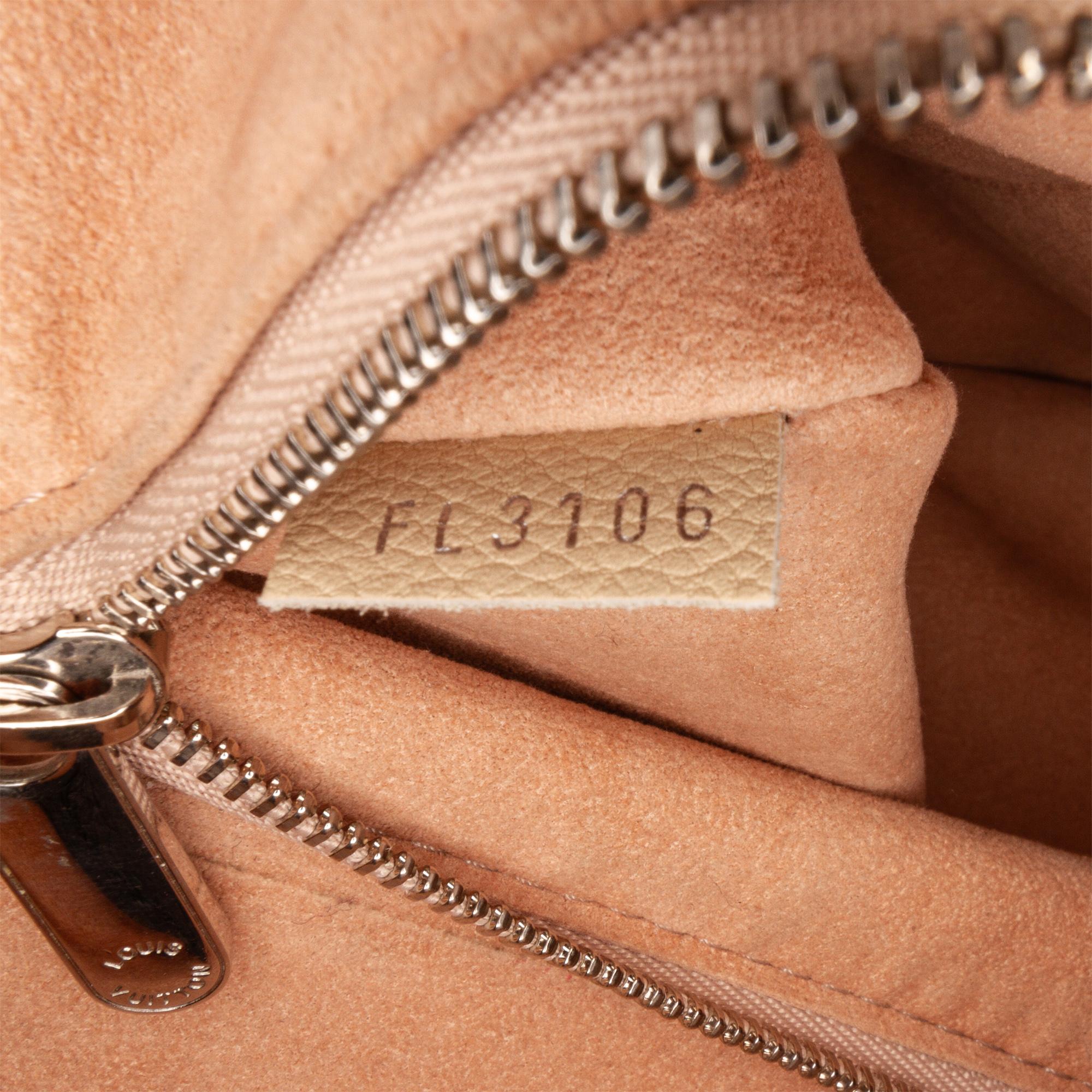 Louis Vuitton LockMe Cabas (SHG-wHJVA1)