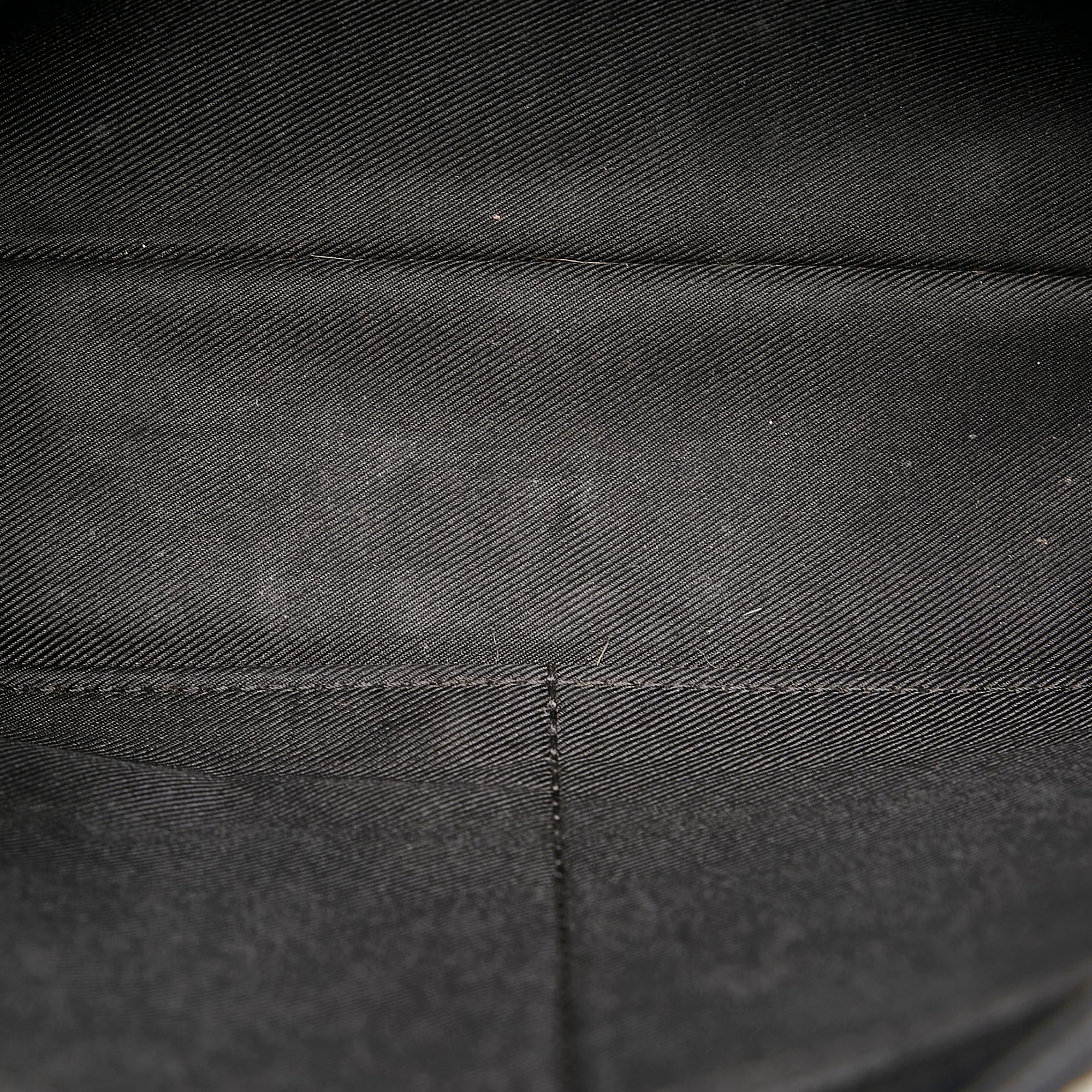 Louis Vuitton Lockme II (SHG-37682)