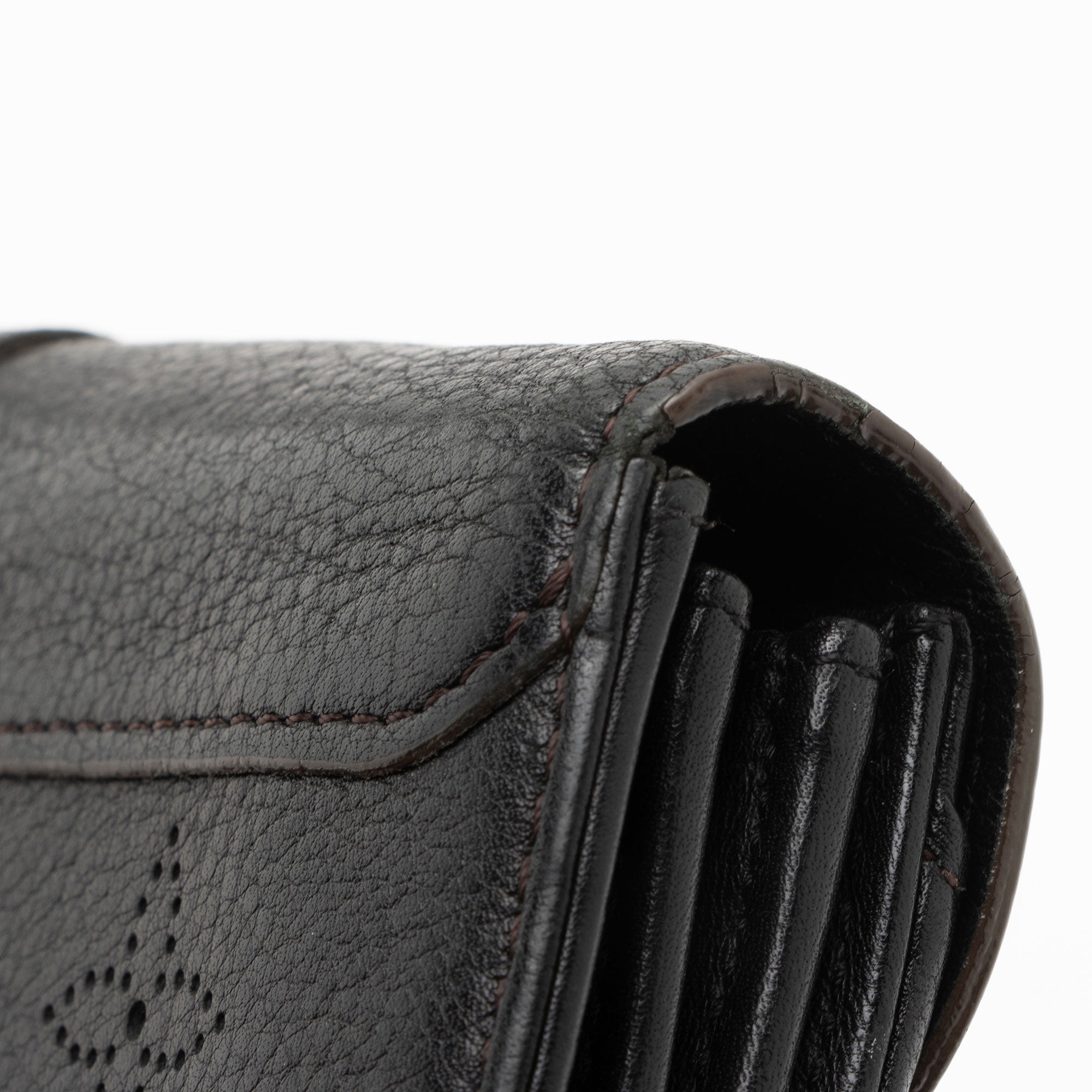 Louis Vuitton Mahina Leather Amelia Wallet (SHF-YicIHU)