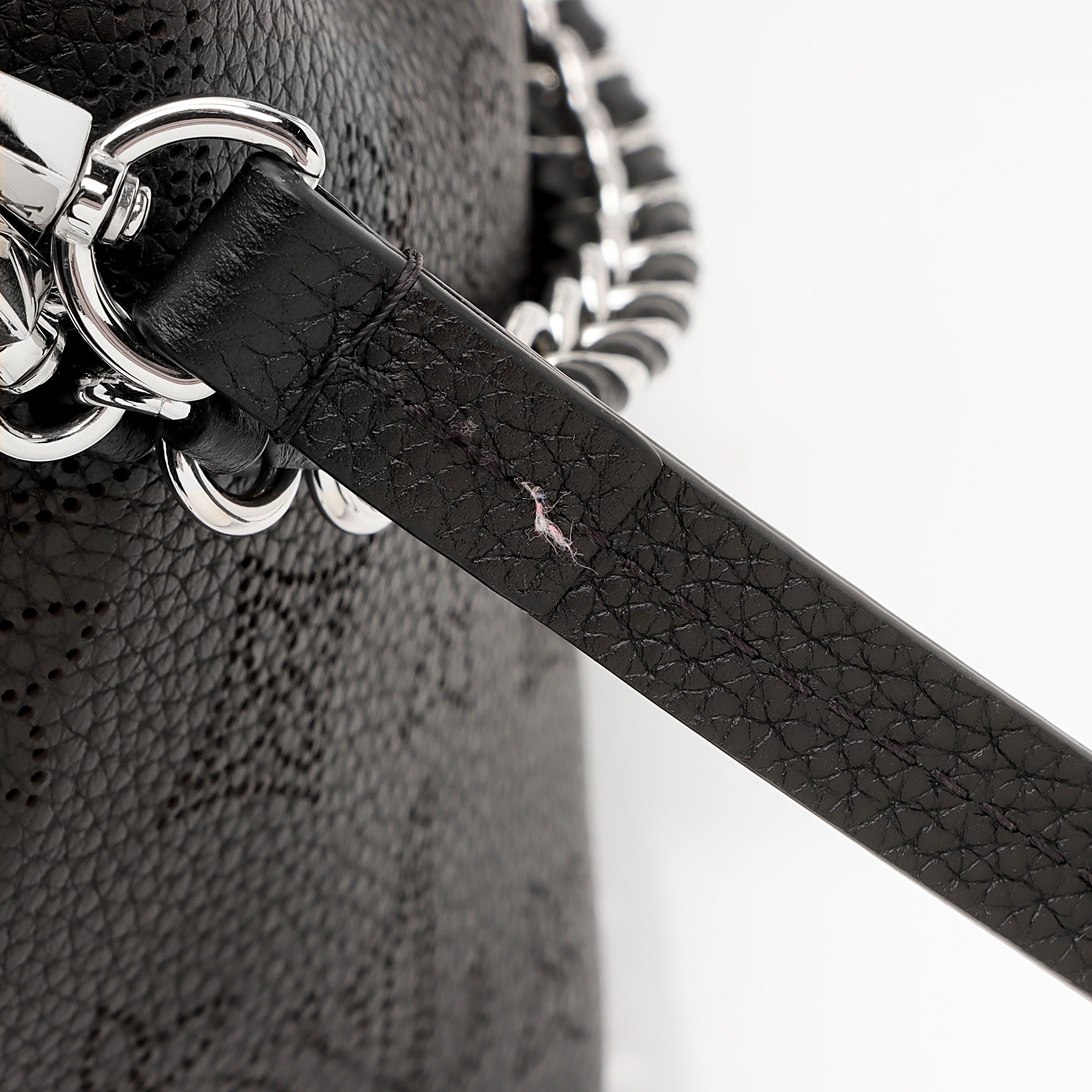 Louis Vuitton Mahina Leather Bella Bucket Bag (SHF-ZNwLJb)