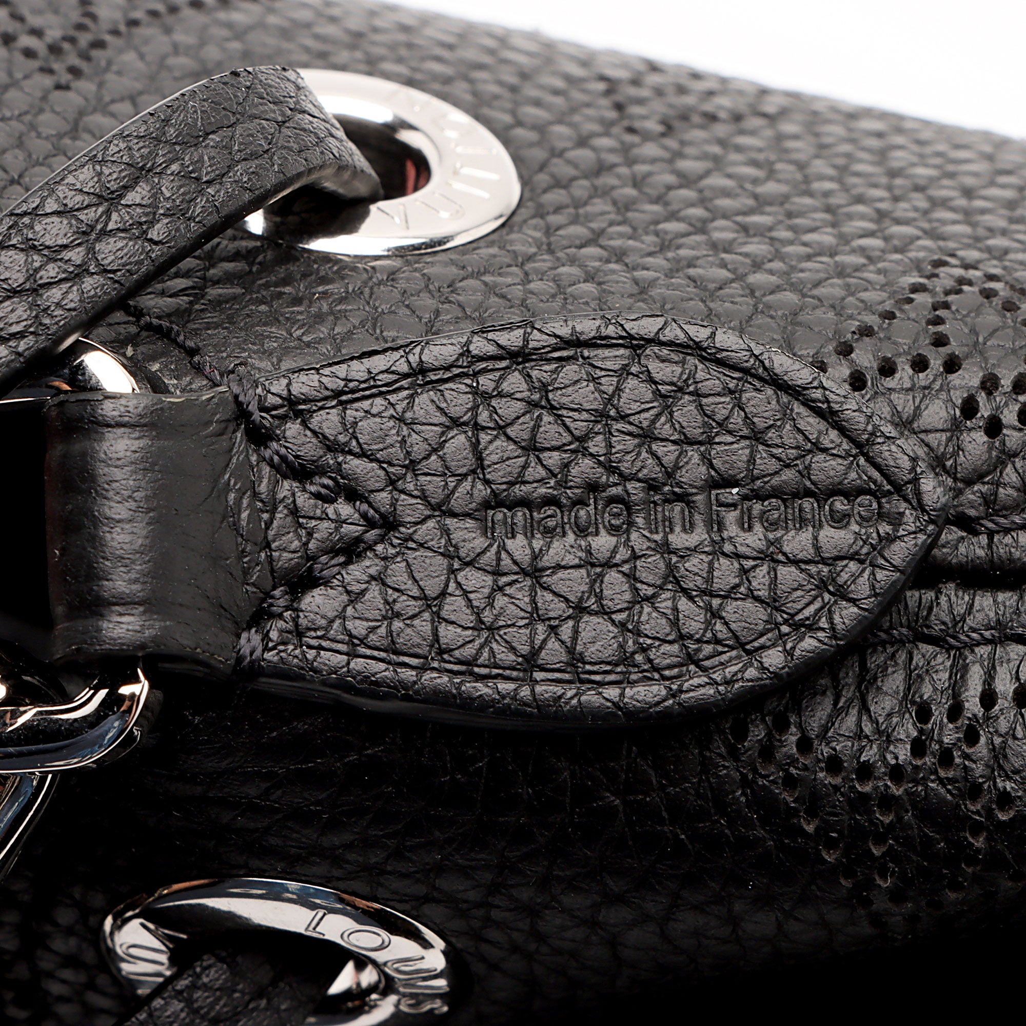 Louis Vuitton Mahina Leather Bella Bucket Bag (SHF-ZNwLJb)