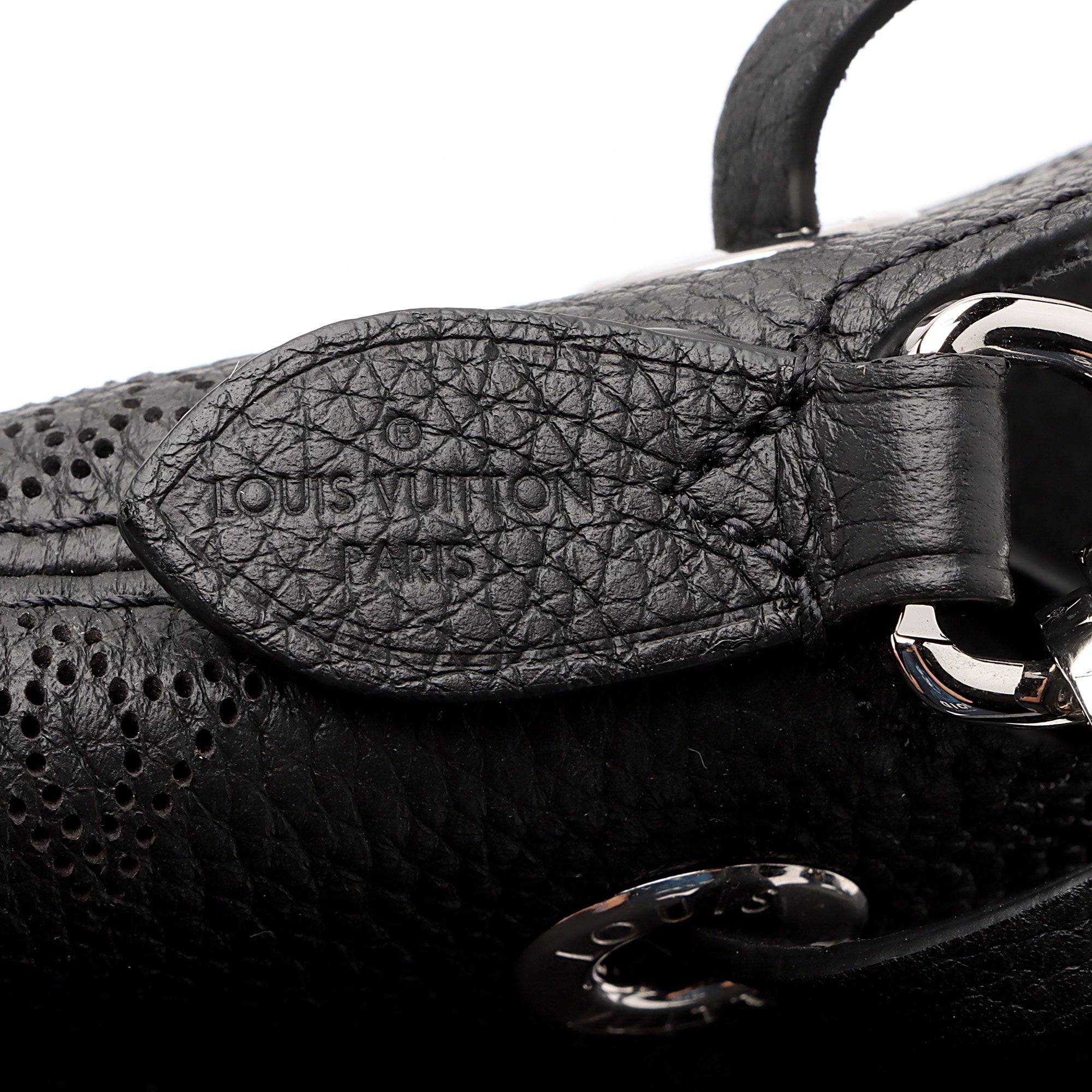 Louis Vuitton Mahina Leather Bella Bucket Bag (SHF-ZNwLJb)