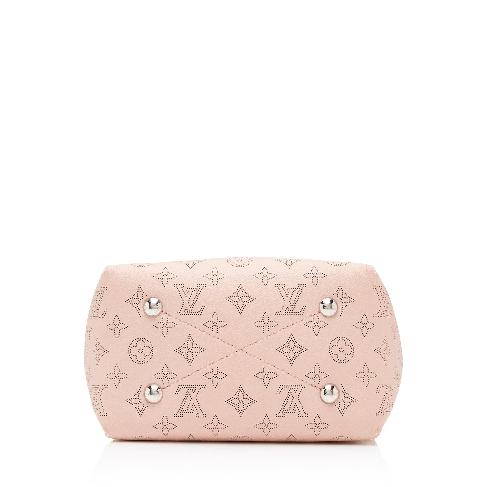 Louis Vuitton Mahina Leather Bella Medium Bucket Bag (SHF-vWLGtP)