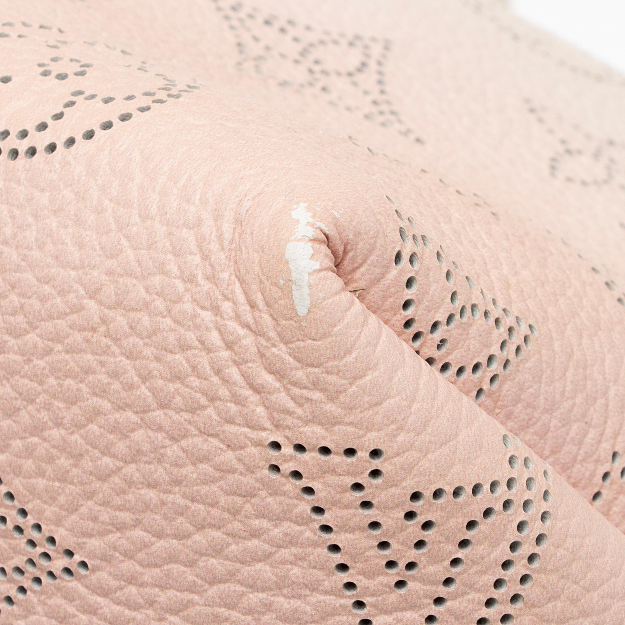 Louis Vuitton Mahina Leather Bella Medium Bucket Bag (SHF-vWLGtP)