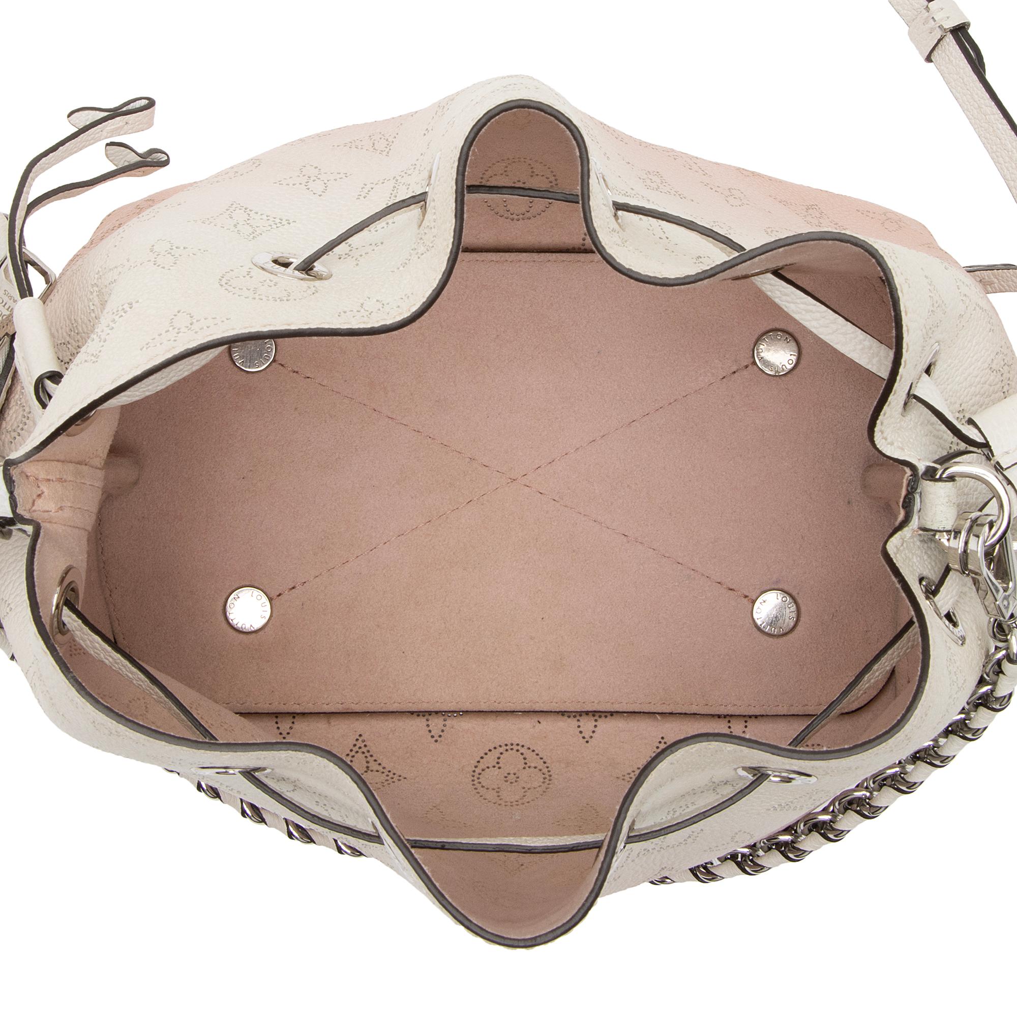 Louis Vuitton Mahina Leather Bella Medium Bucket Bag (SHF-vWLGtP)