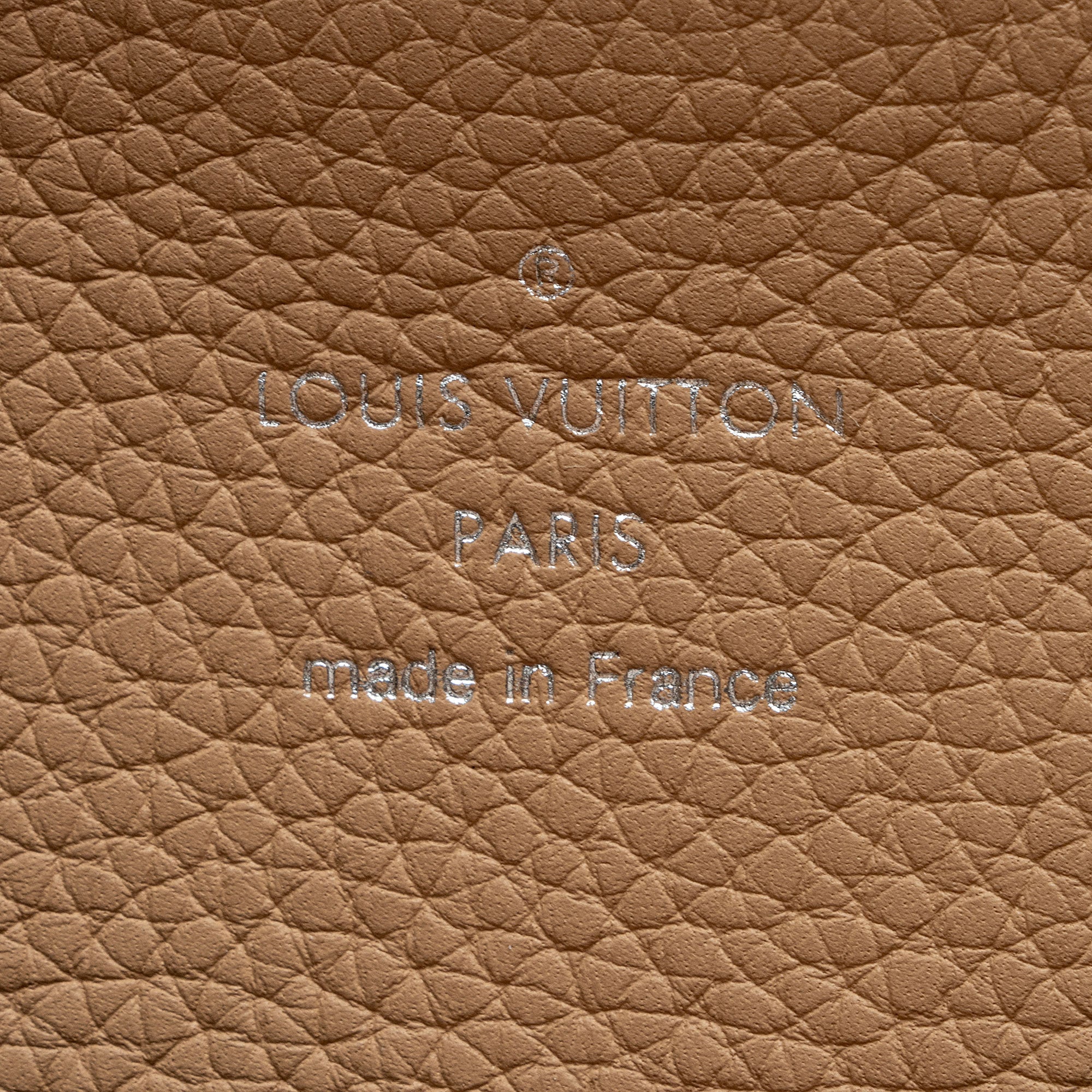 Louis Vuitton Mahina Leather Bella Tote (SHF-pGCMeu)