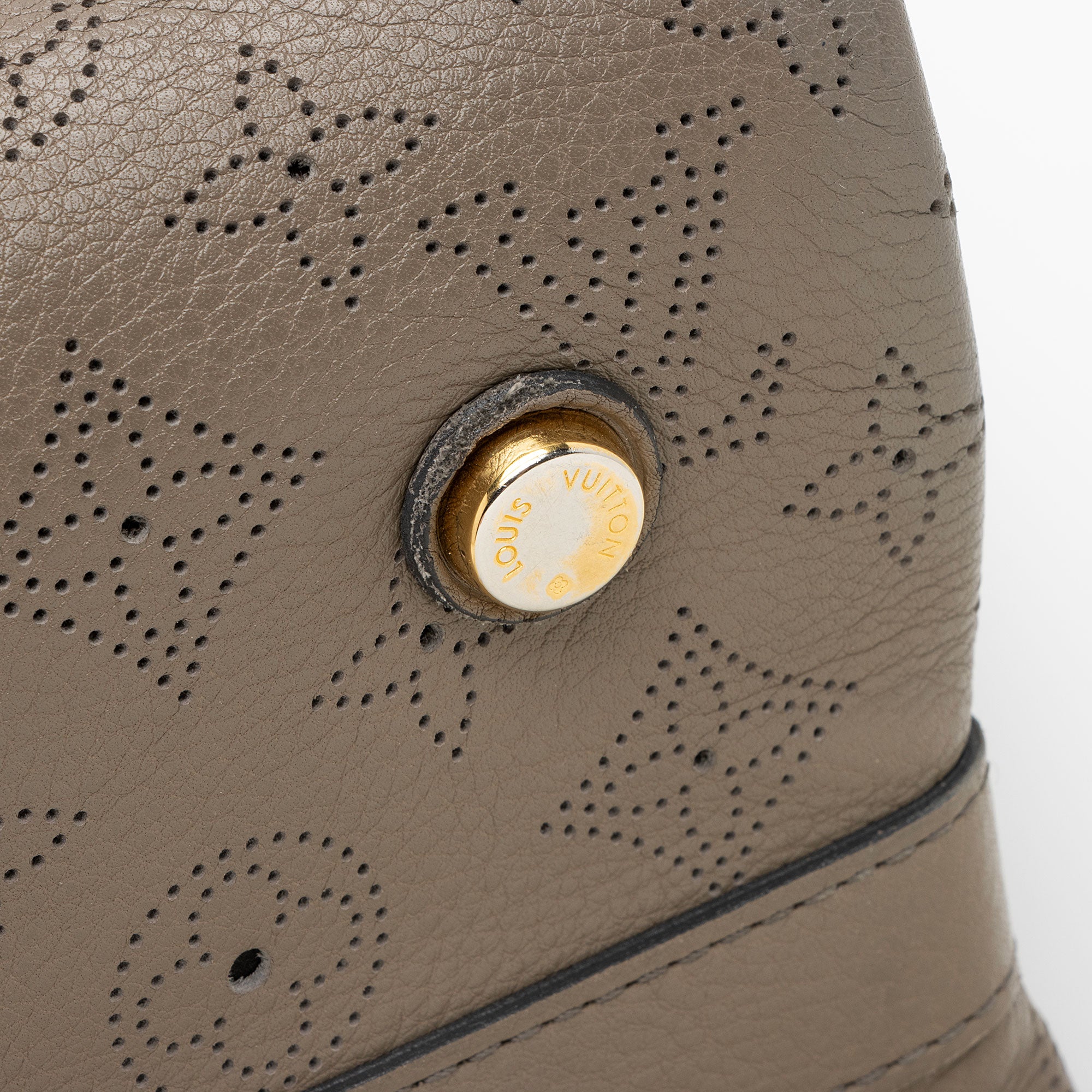 Louis Vuitton Mahina Leather Cirrus PM Satchel