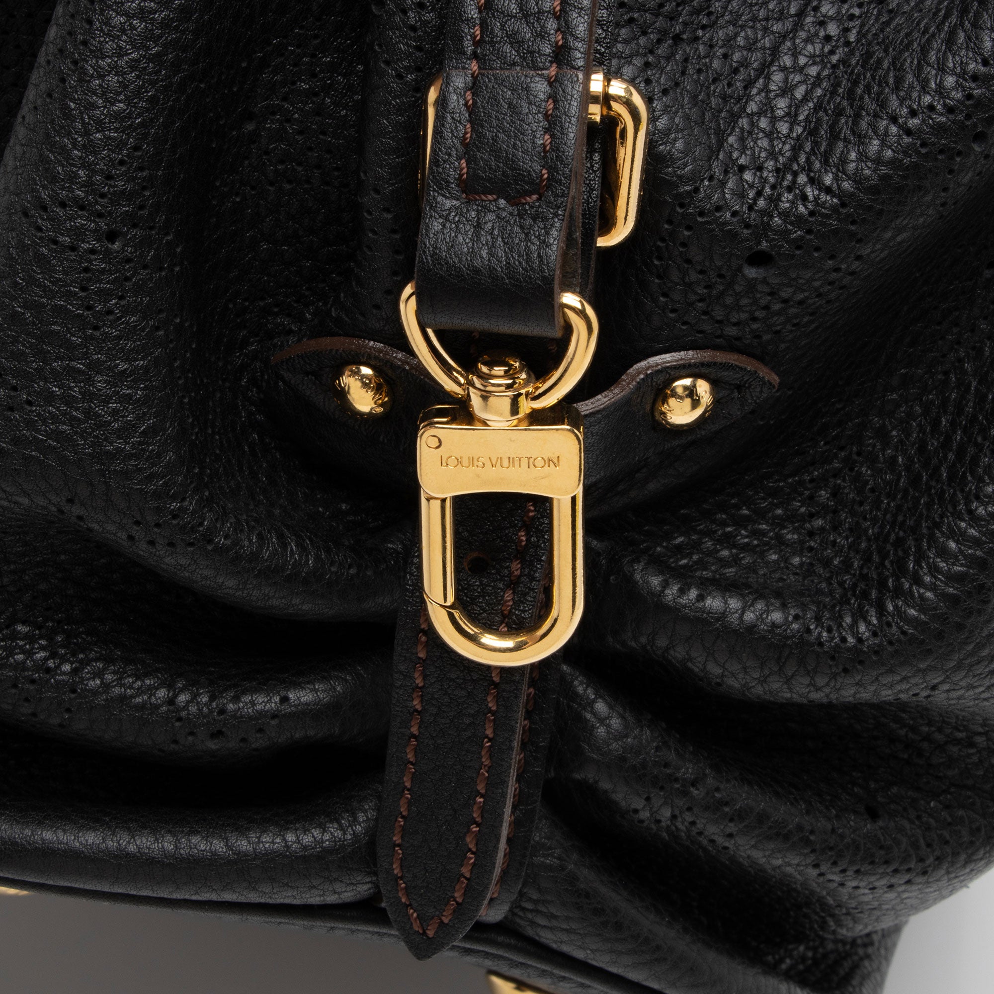 Louis Vuitton Mahina Leather L Hobo (SHF-zuLmBU)