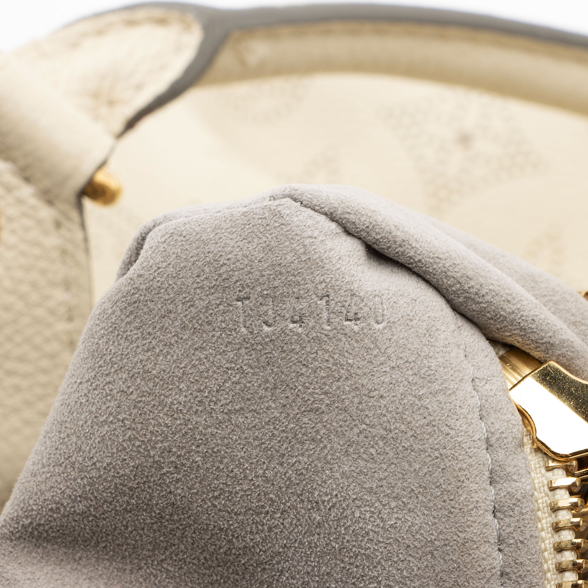 Louis Vuitton Mahina Leather XL Hobo (SHF-XqaxdJ)