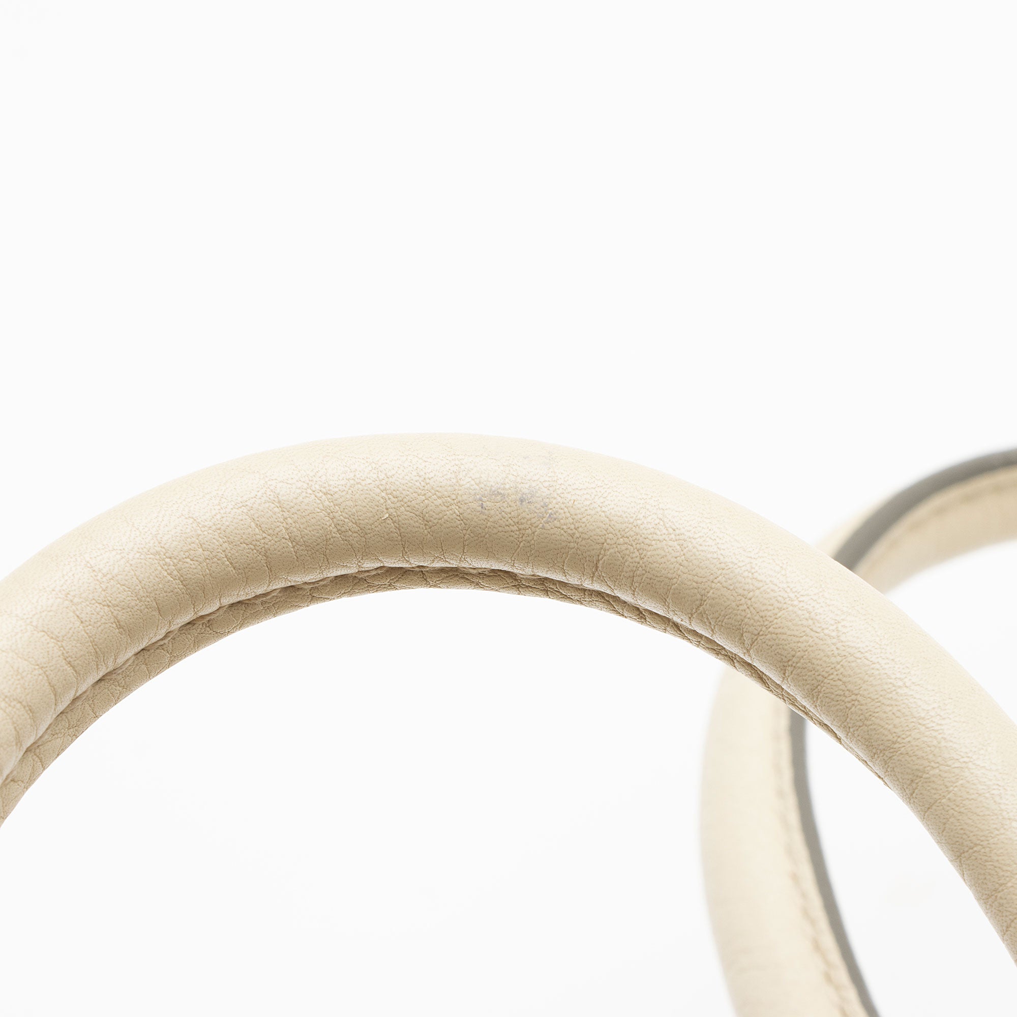 Louis Vuitton Mahina Leather XL Hobo (SHF-XqaxdJ)