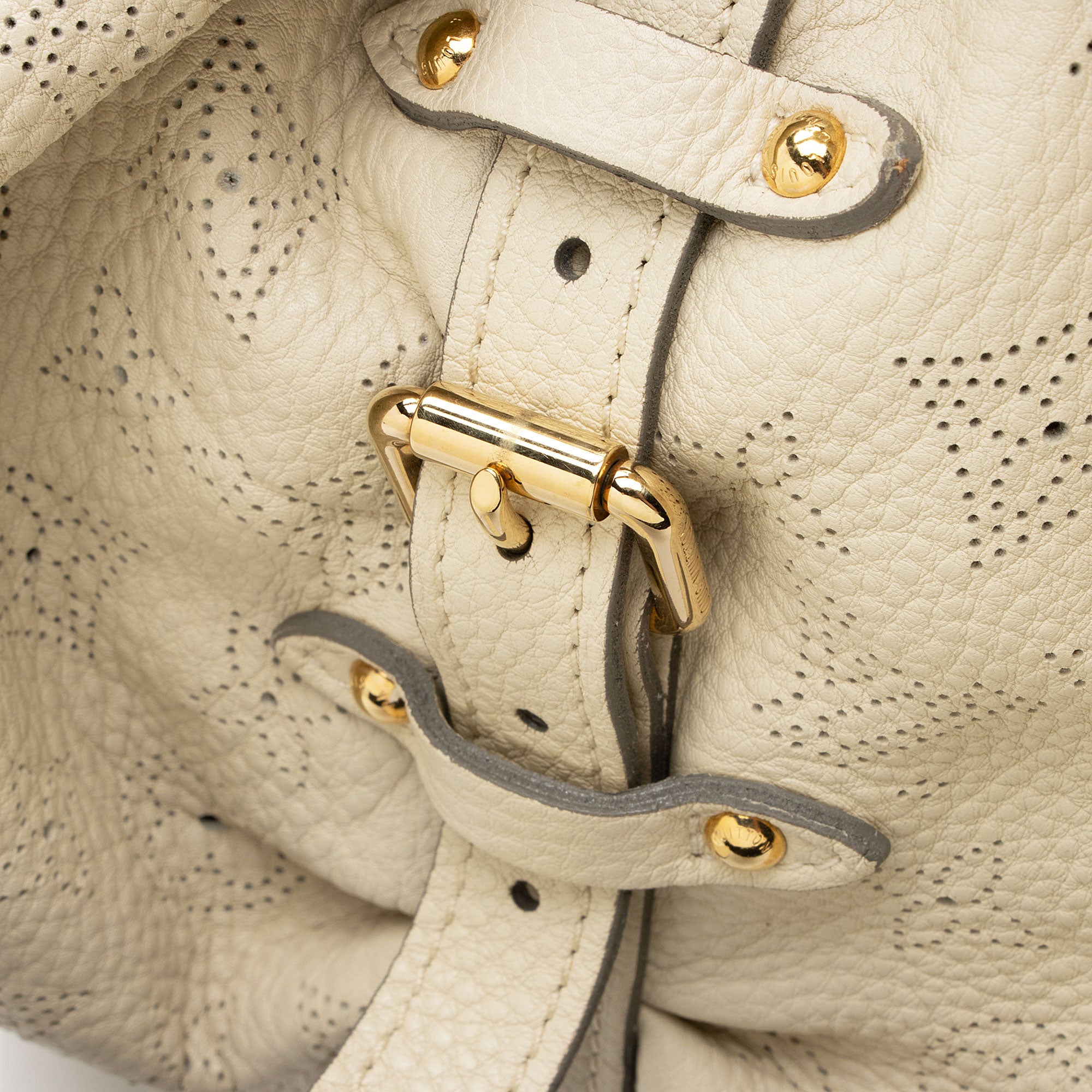 Louis Vuitton Mahina Leather XL Hobo (SHF-XqaxdJ)