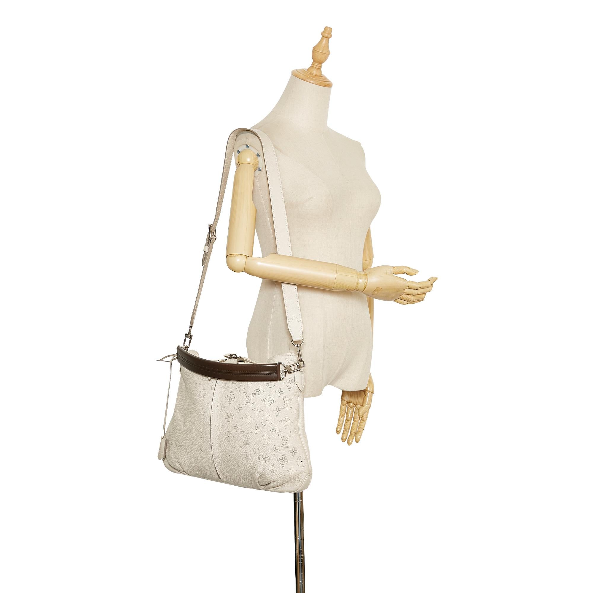 Louis Vuitton Mahina Selene PM (SHG-jFgYiJ)