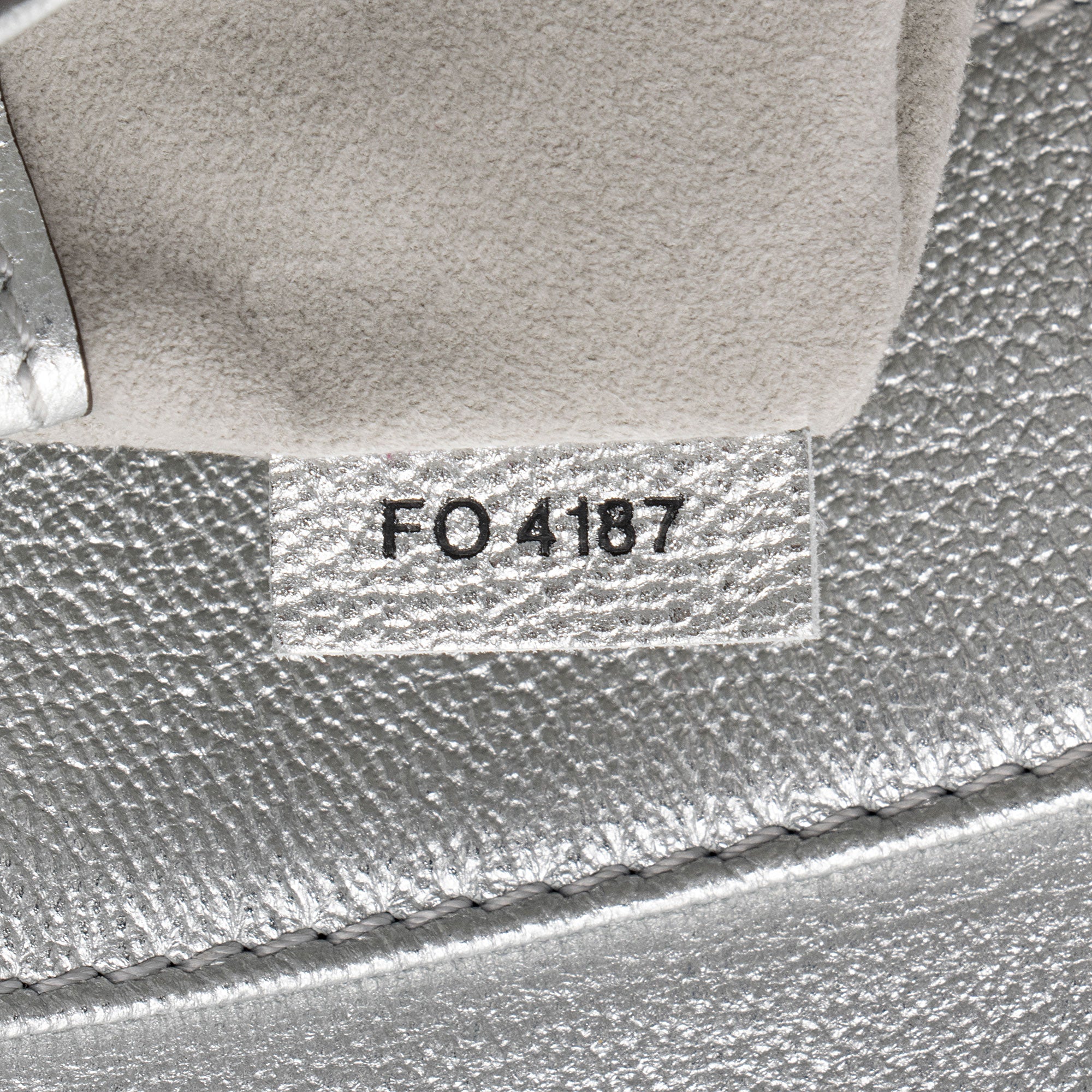 Louis Vuitton Metallic Leather Braided Very Chain Bag (SHF-s7snVl)