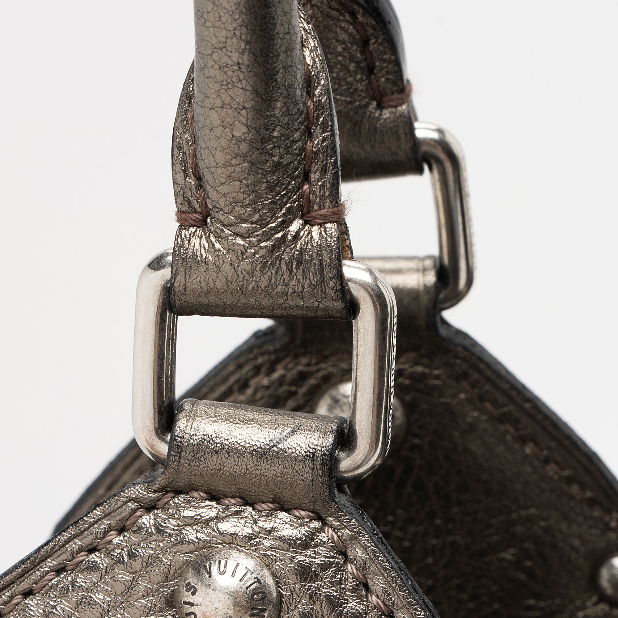 Louis Vuitton Metallic Mahina Leather XL Hobo (SHF-mvCaqy)