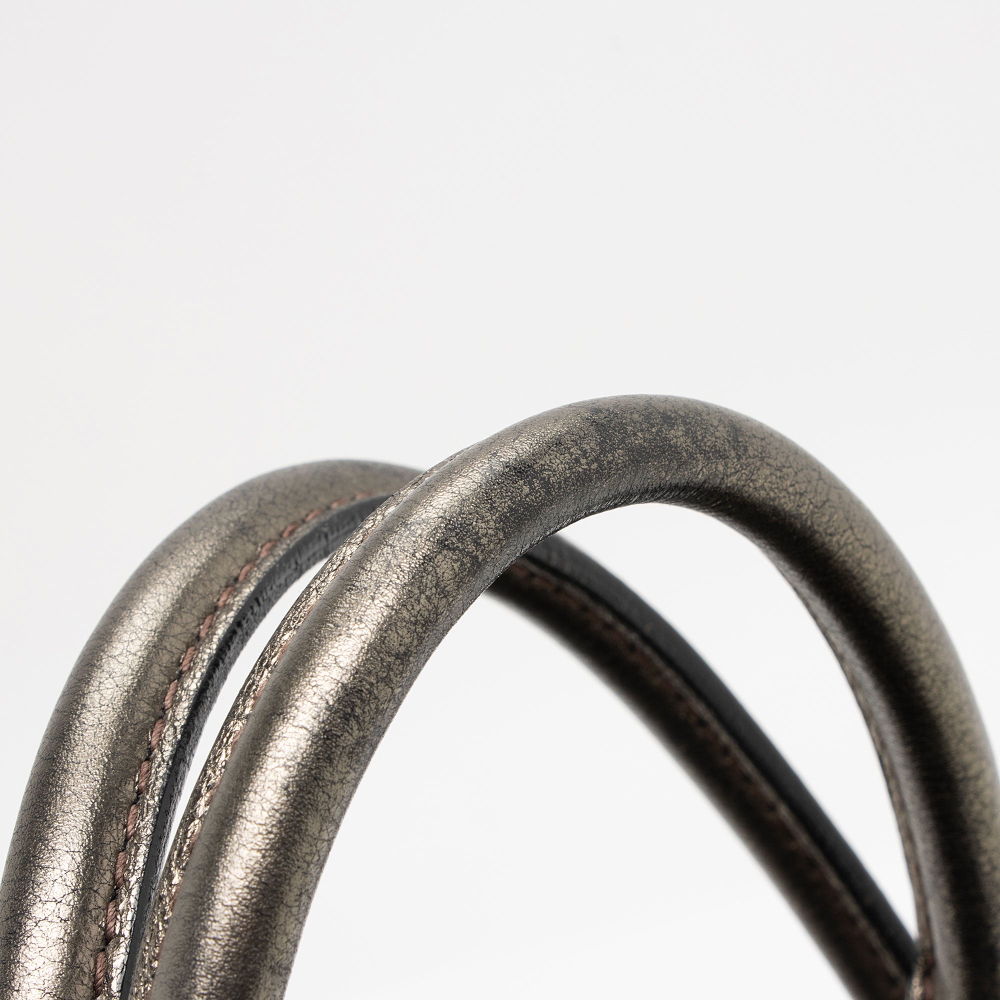 Louis Vuitton Metallic Mahina Leather XL Hobo (SHF-mvCaqy)