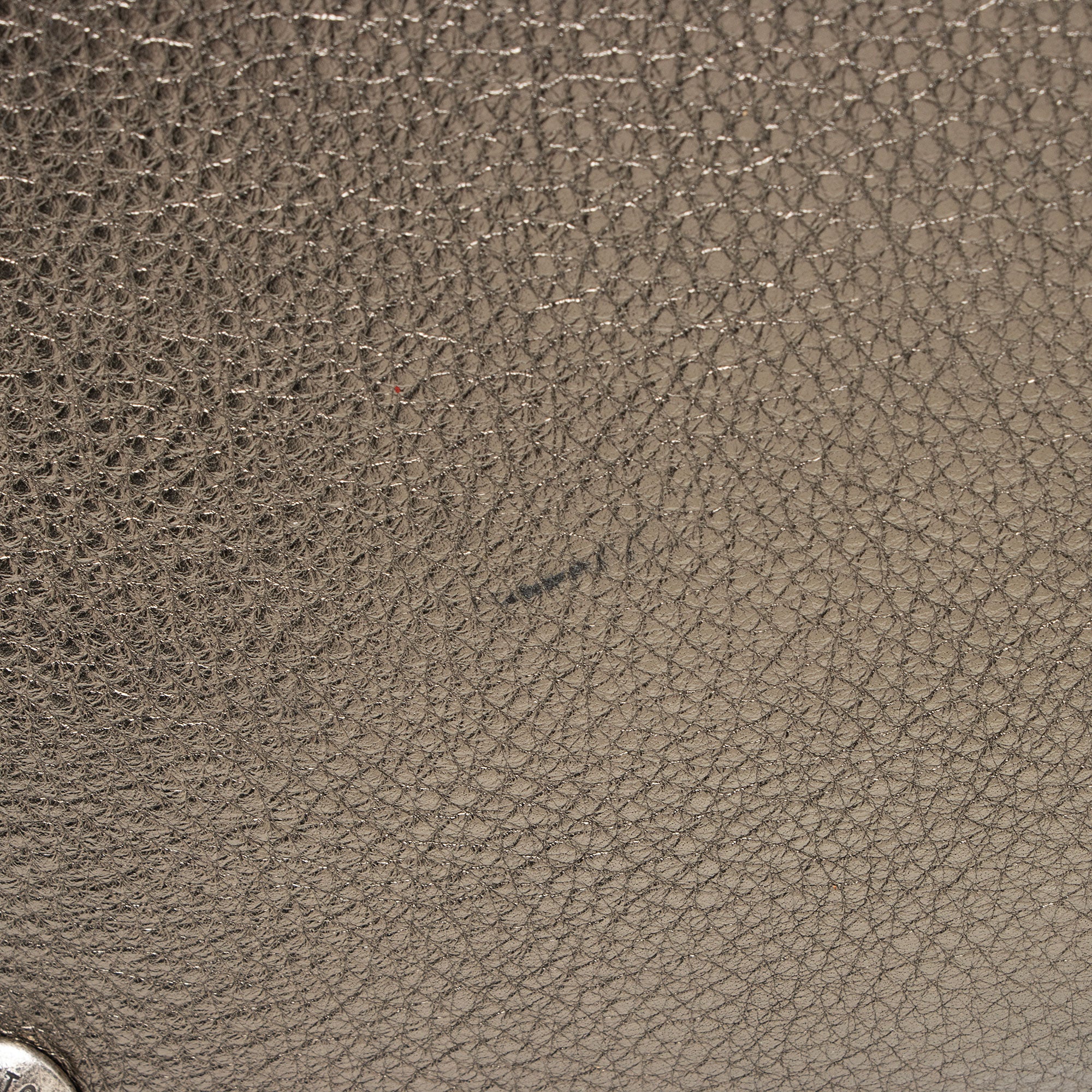 Louis Vuitton Metallic Mahina Leather XL Hobo (SHF-mvCaqy)