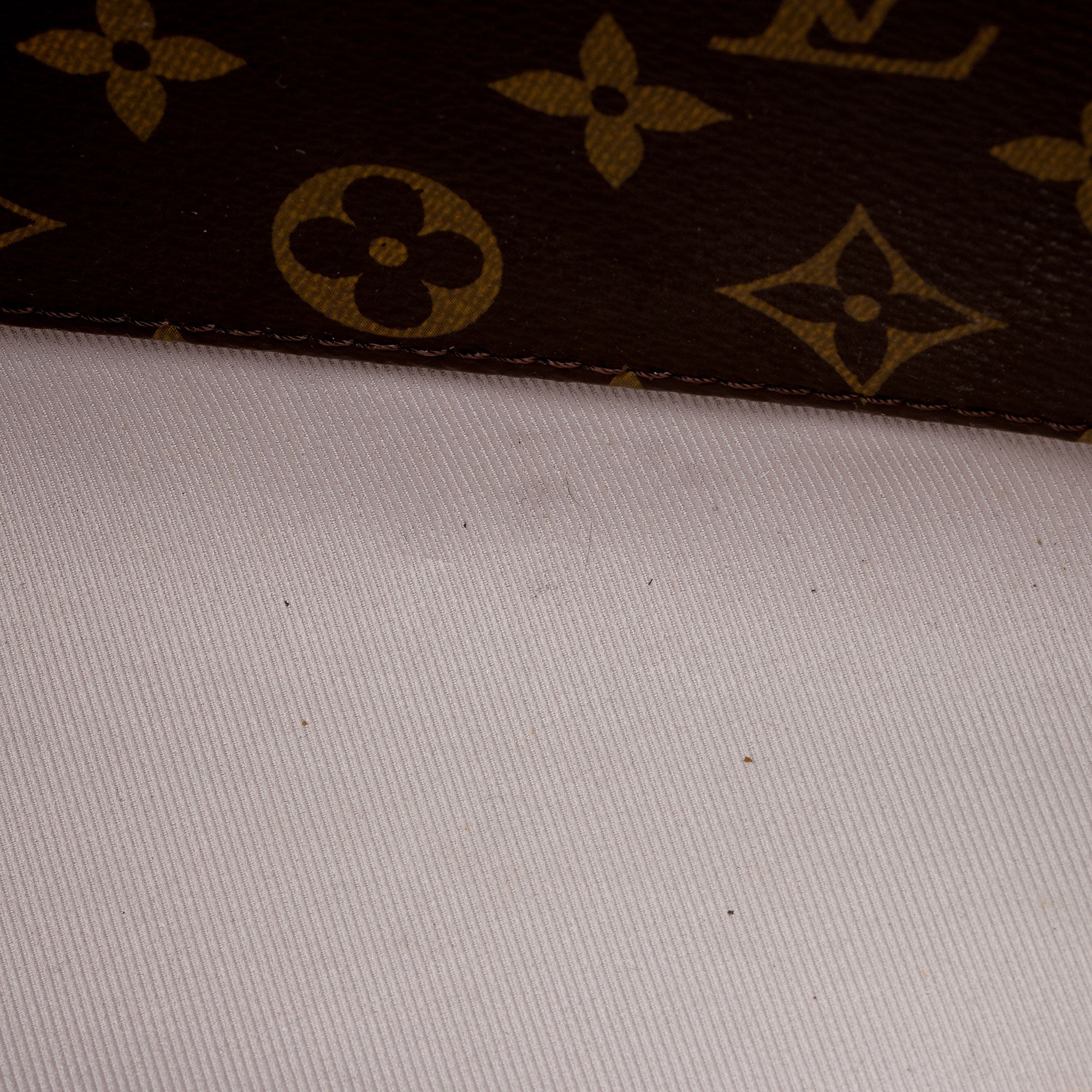 Louis Vuitton Miroir Patent Leather Venice Shoulder Bag (SHF-ZDUV9d)