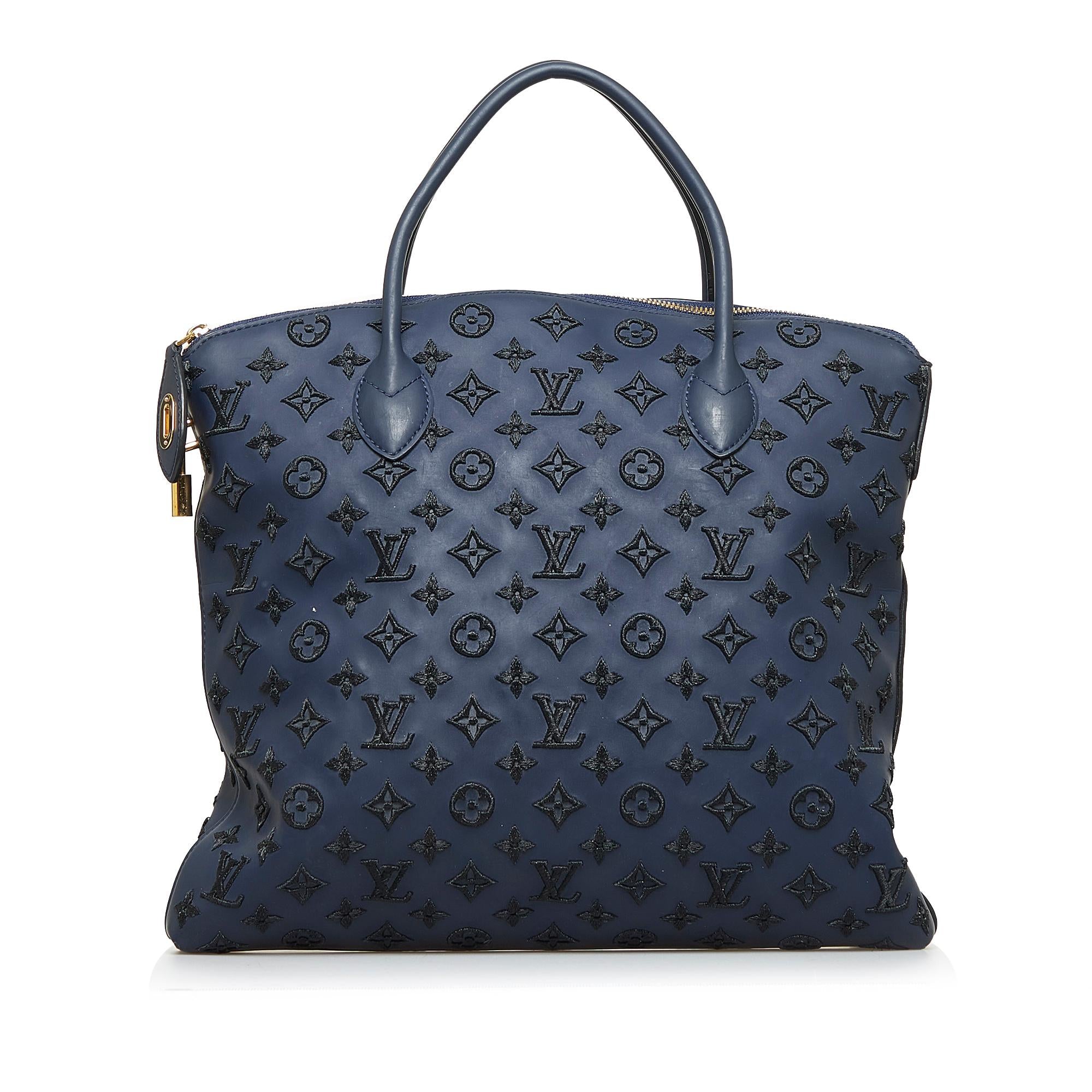 Louis Vuitton Monogram Addiction Lockit Vertical MM (SHG-AMrldH)