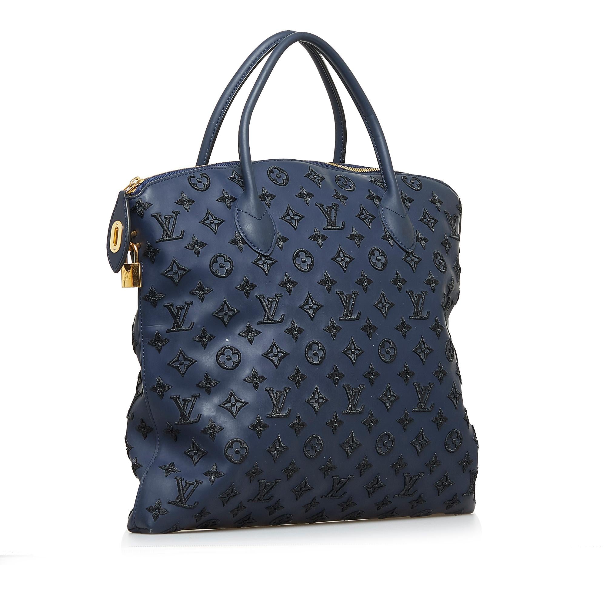 Louis Vuitton Monogram Addiction Lockit Vertical MM (SHG-AMrldH)