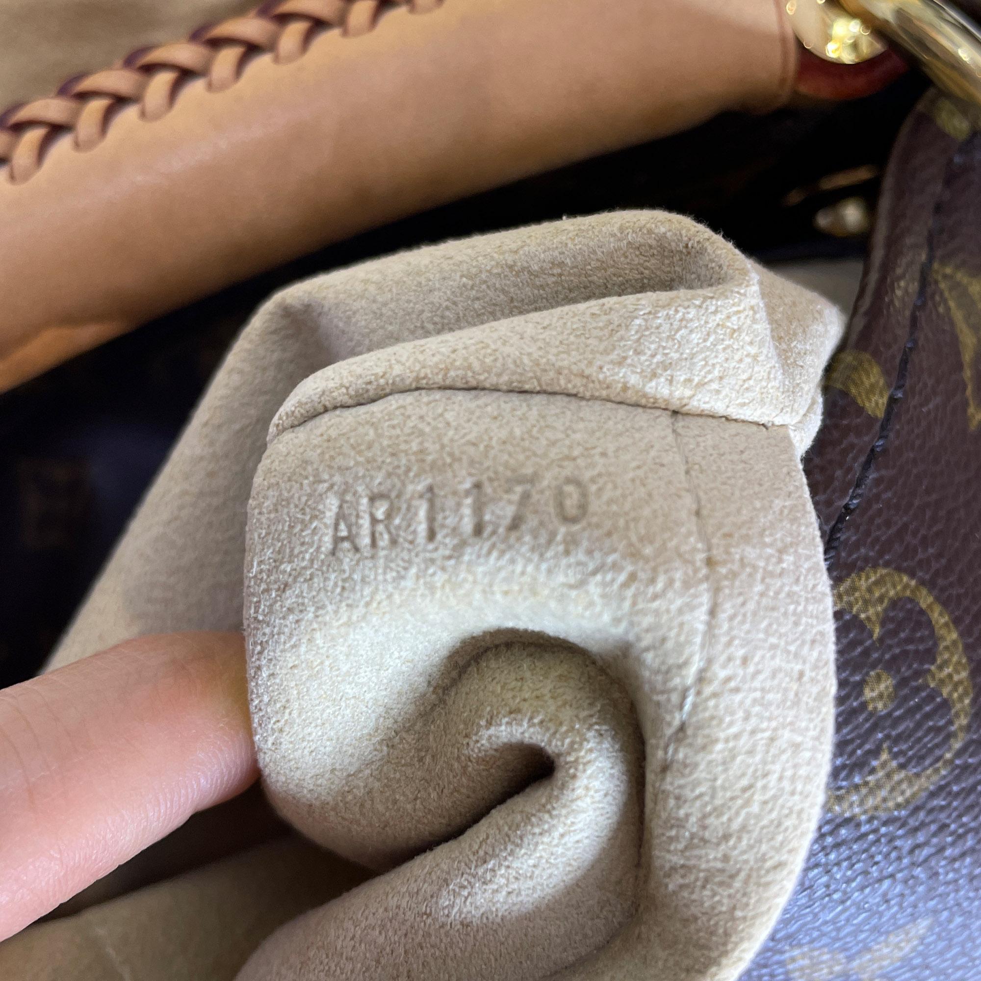 Louis Vuitton Monogram Artsy MM