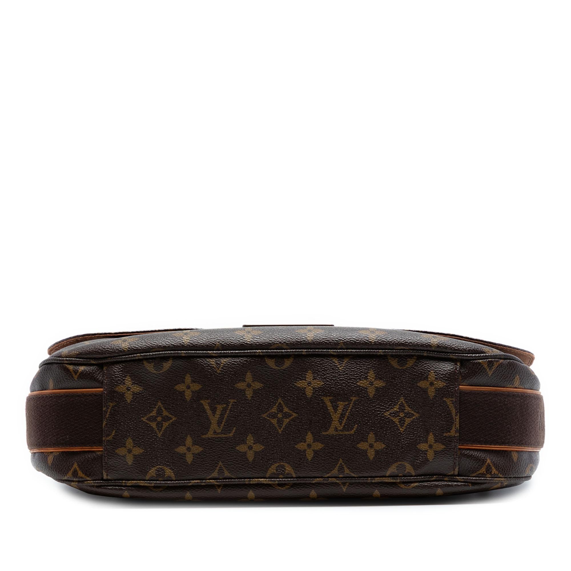 Louis Vuitton Monogram Beaubourg Messenger MM
